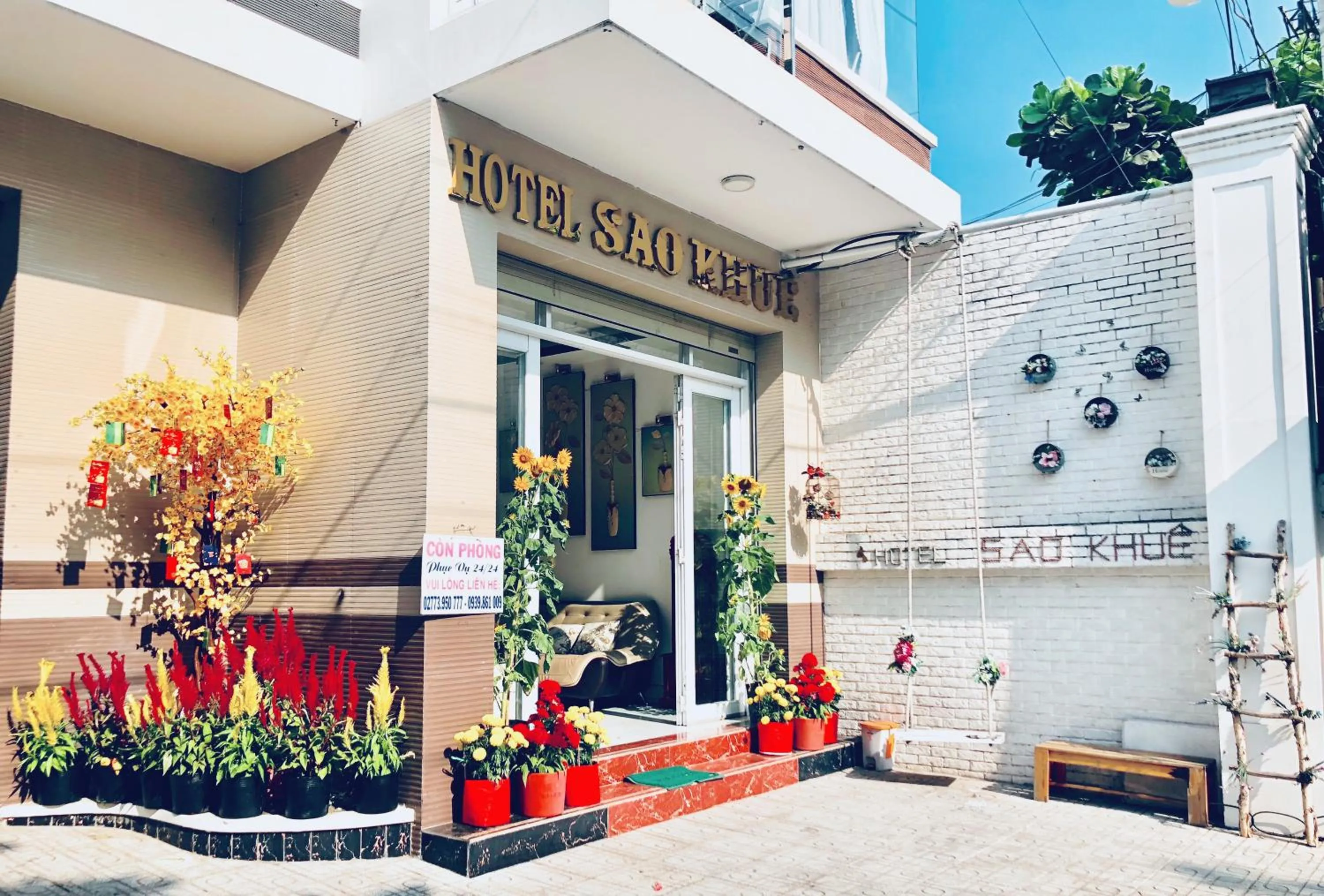 Sao Khue Riverside Hotel & Coffee