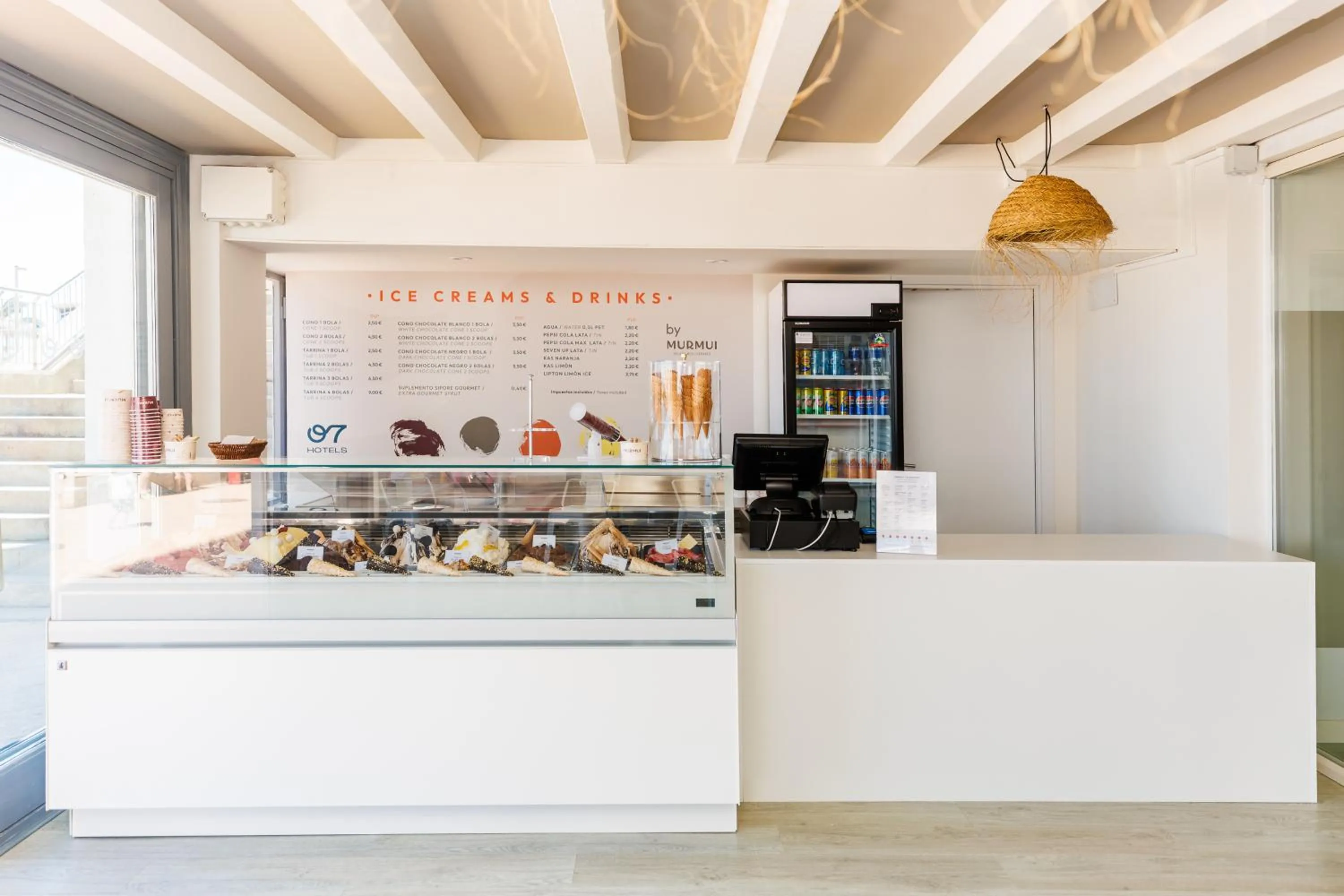 Lounge or bar in O7 Colombo