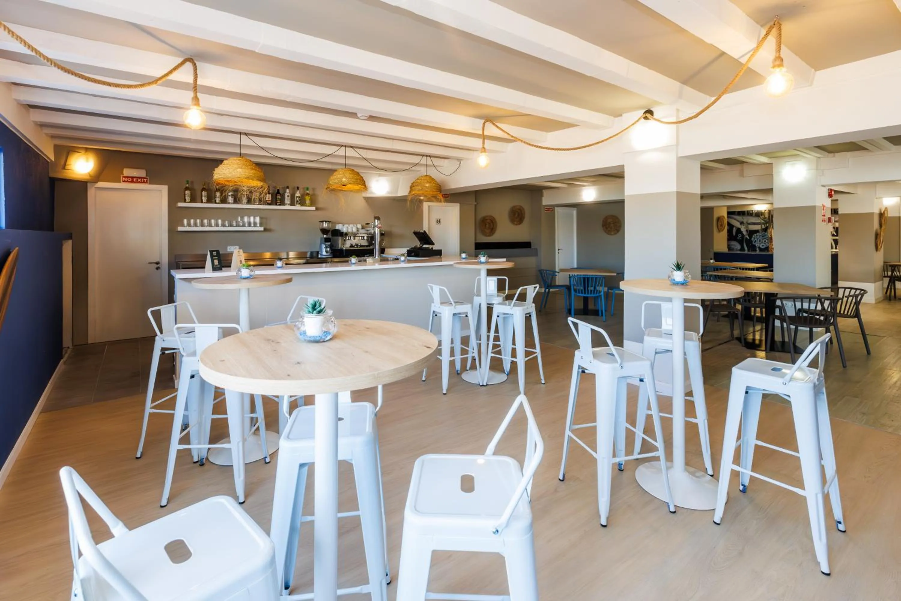 Dining area in O7 Colombo