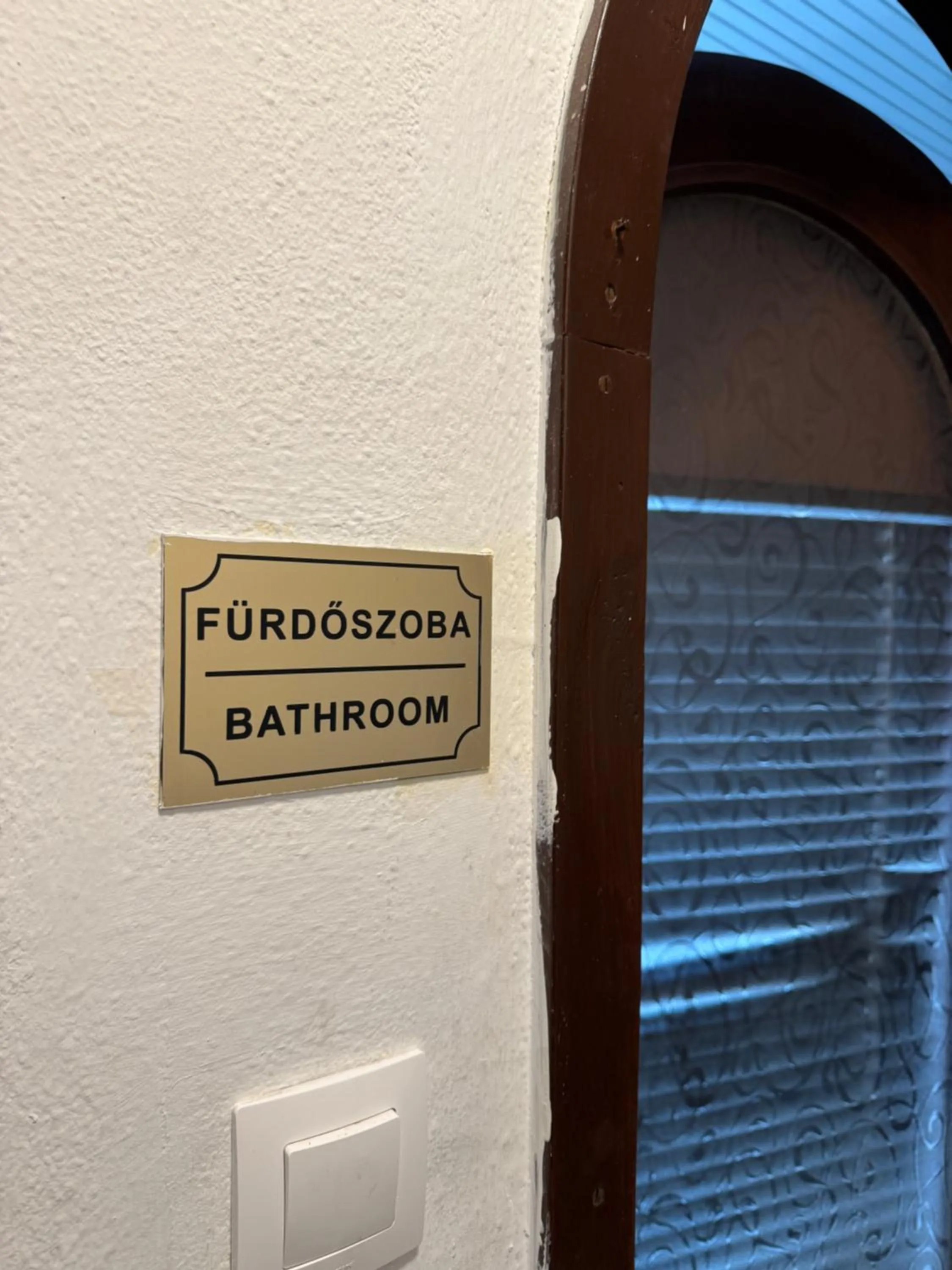 Text overlay in Palota Hostel