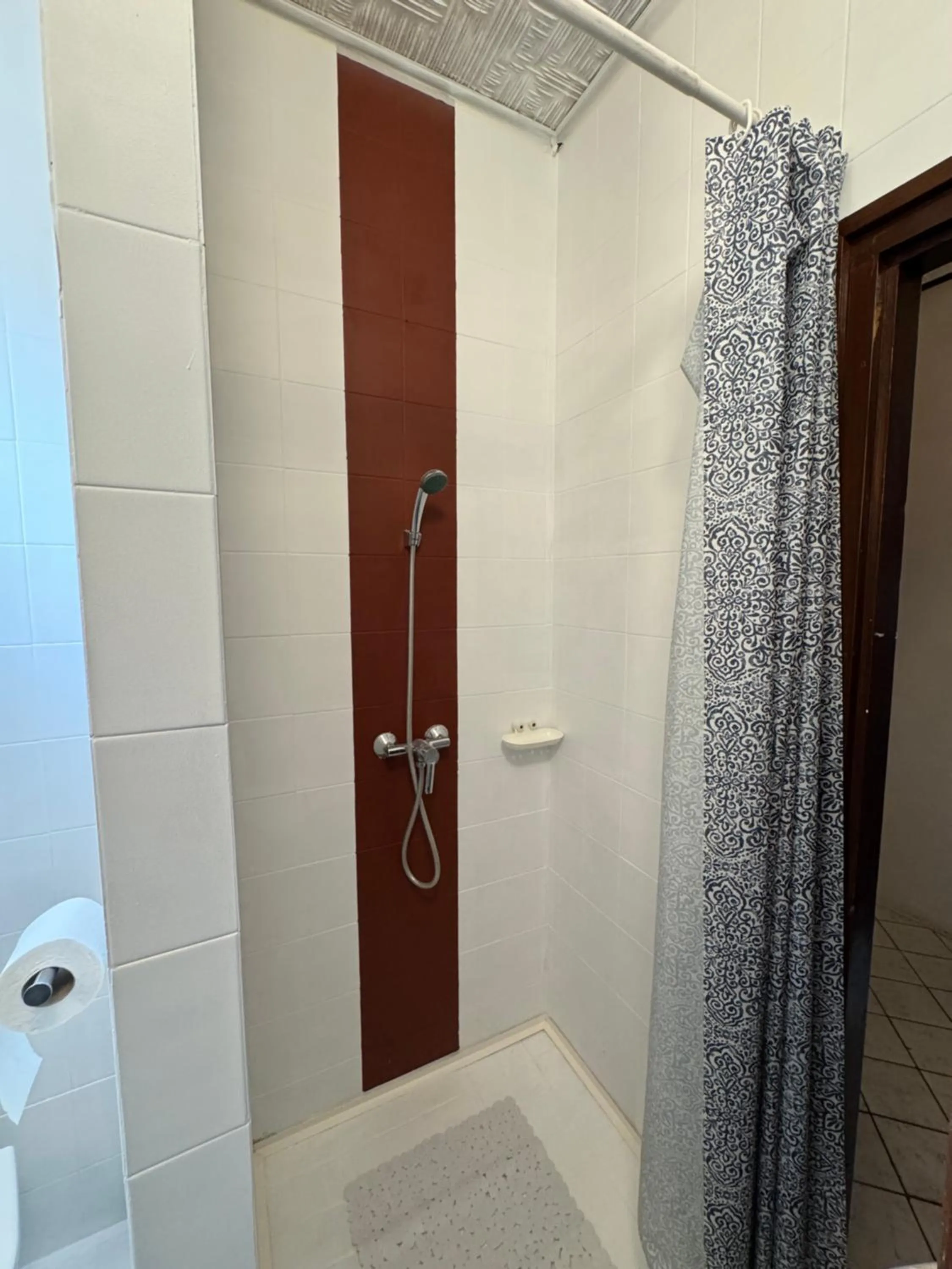 Shower in Palota Hostel