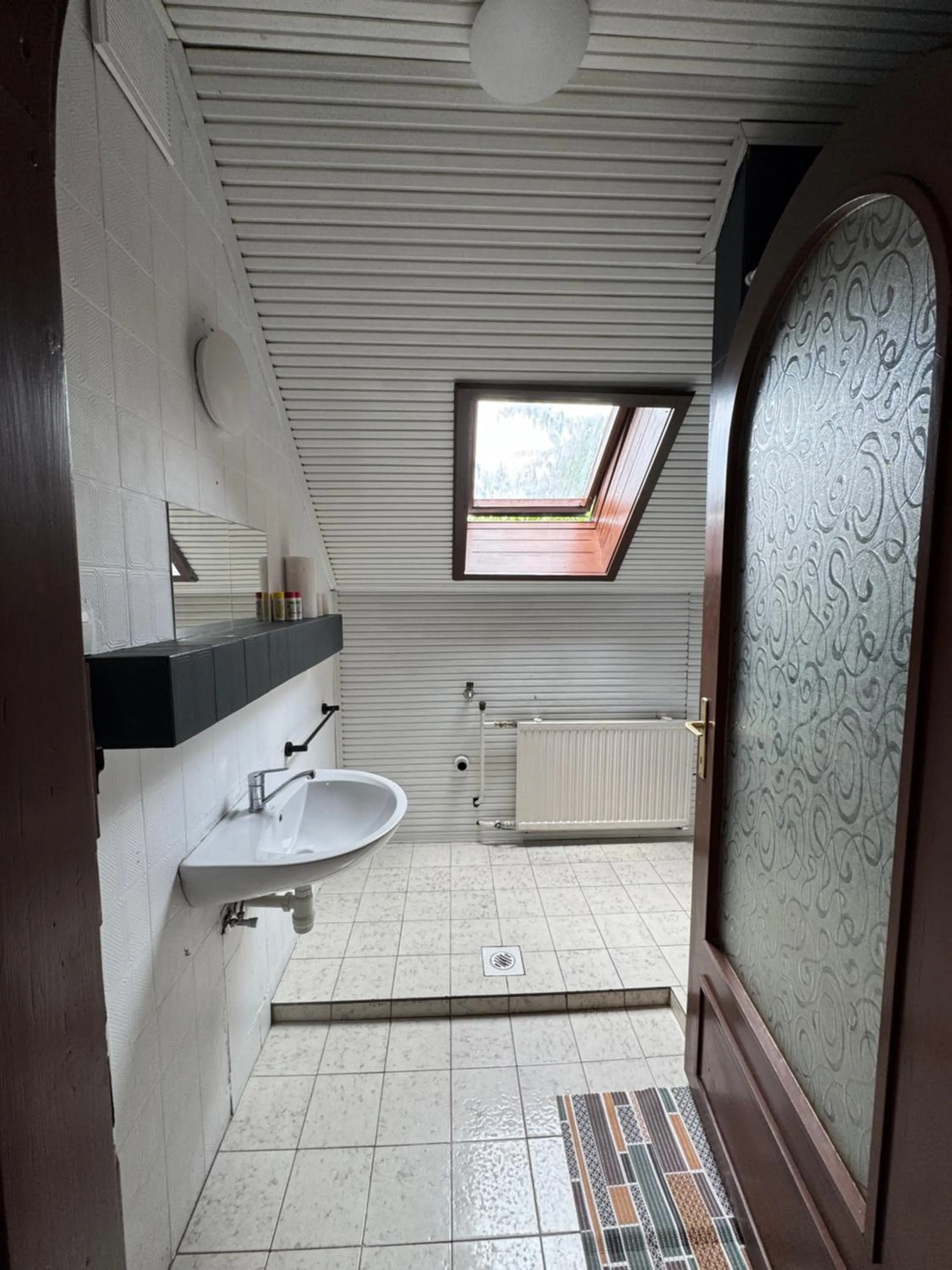 Shower in Palota Hostel