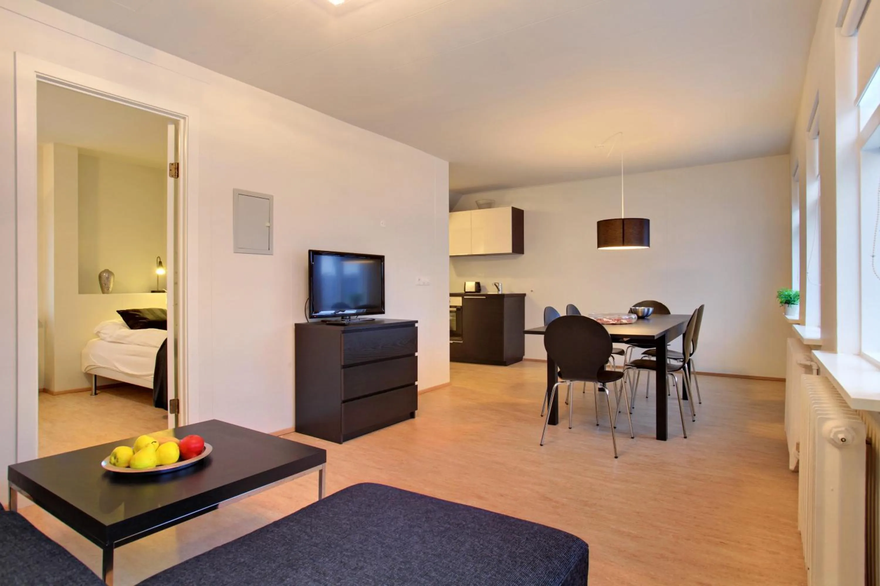 TV and multimedia in Alfred's Apartments