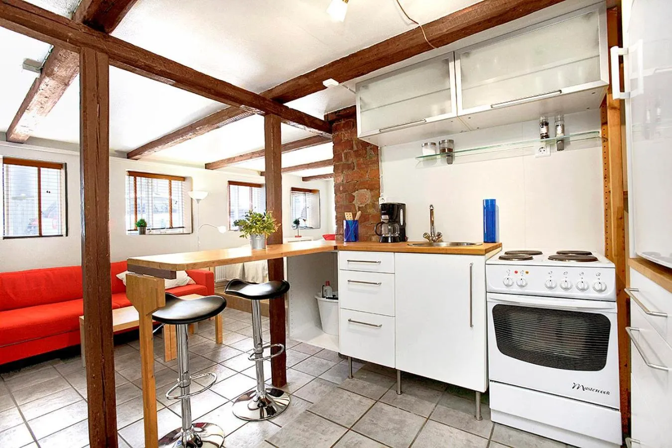 Kitchen or kitchenette in Alfred's Apartments