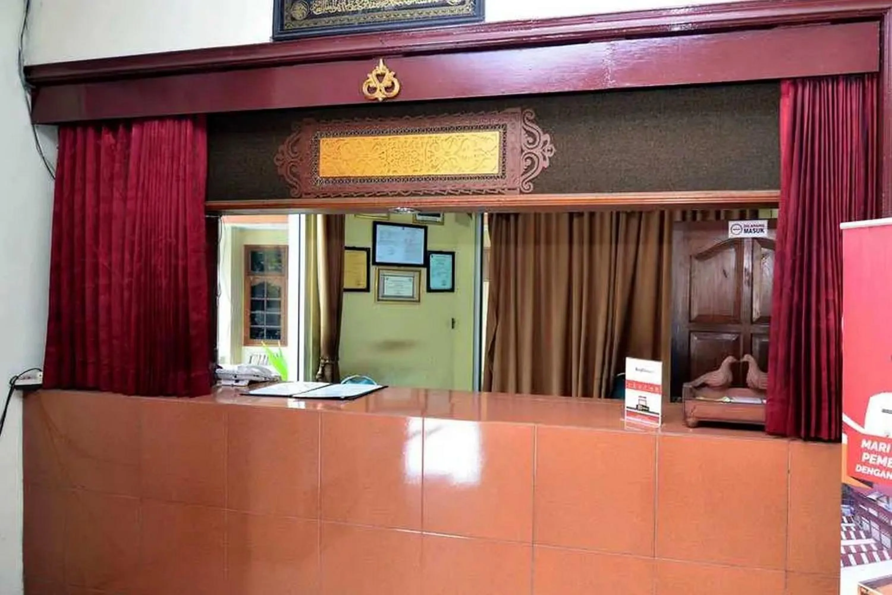 Lobby or reception in RedDoorz Plus @ Laweyan