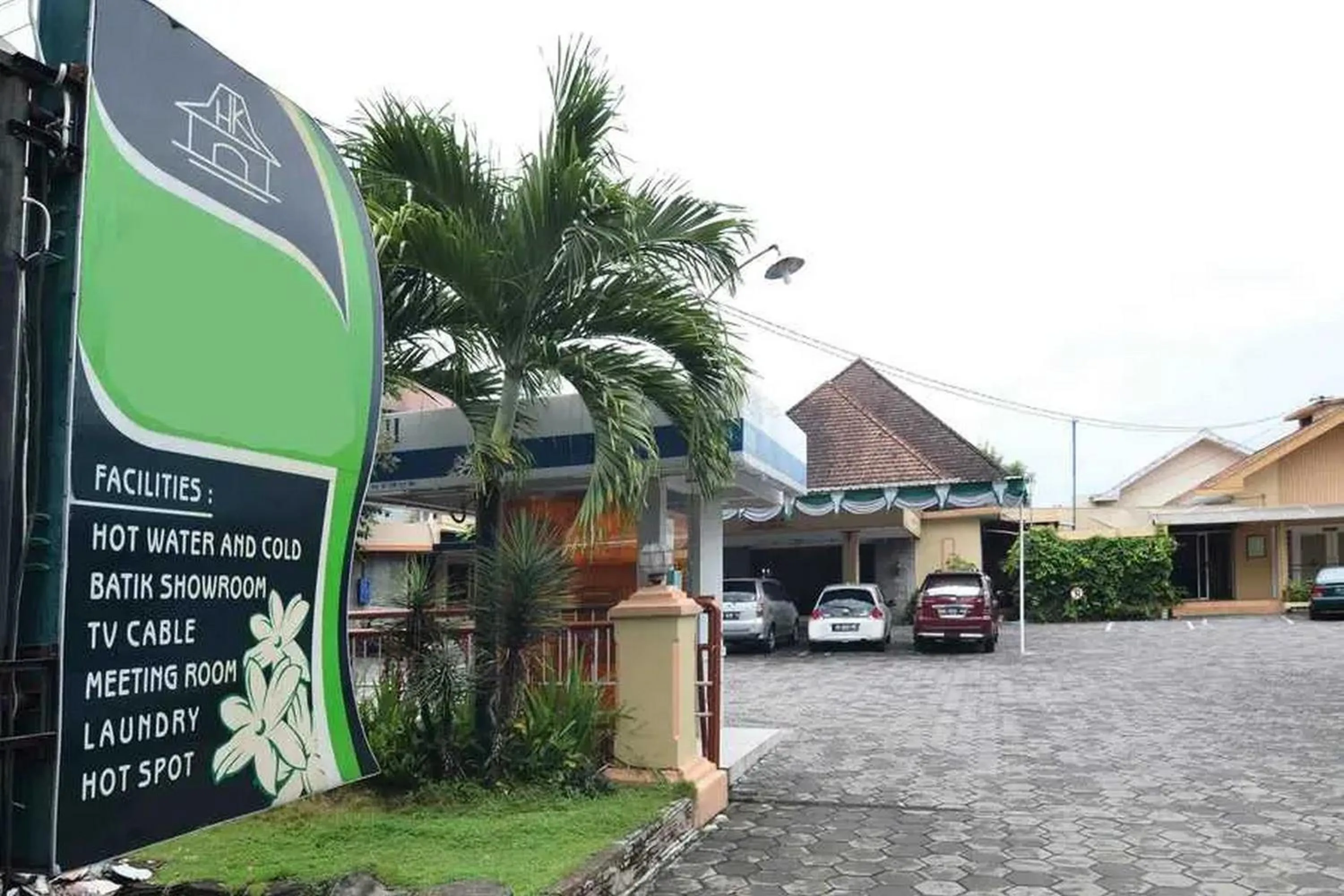 Property building in RedDoorz Plus @ Laweyan