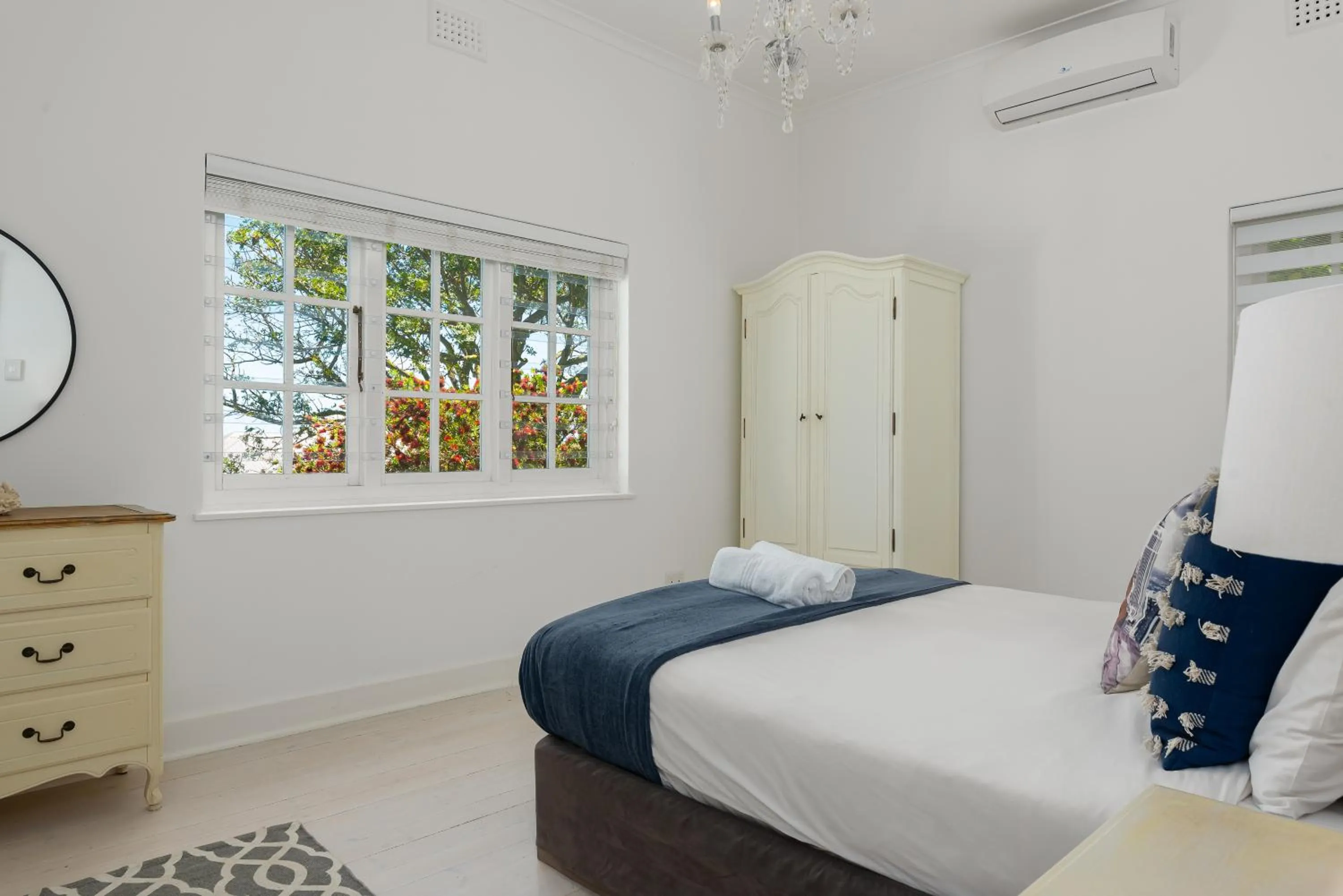 Bed in Clifton Steps 6