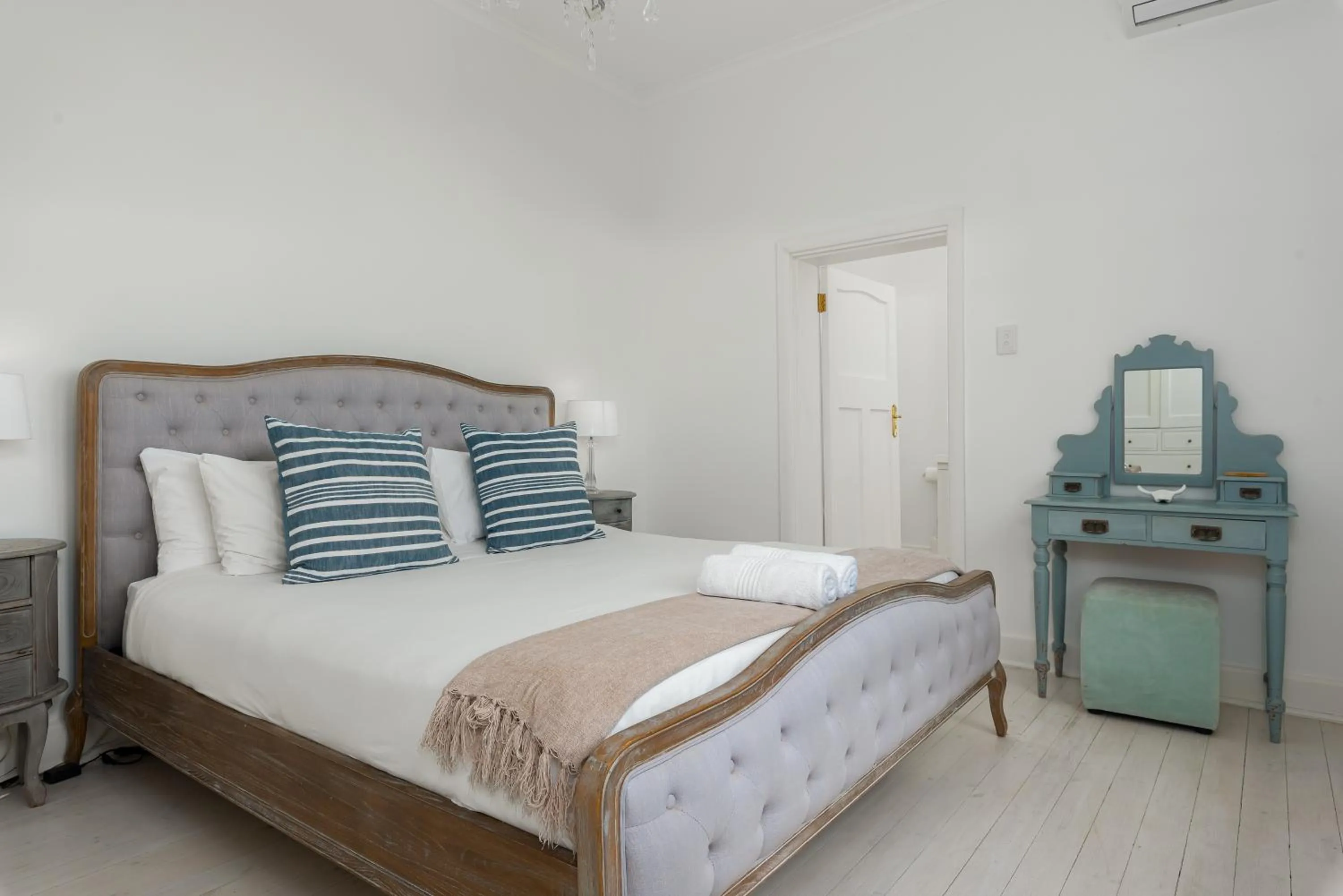 Bed in Clifton Steps 6