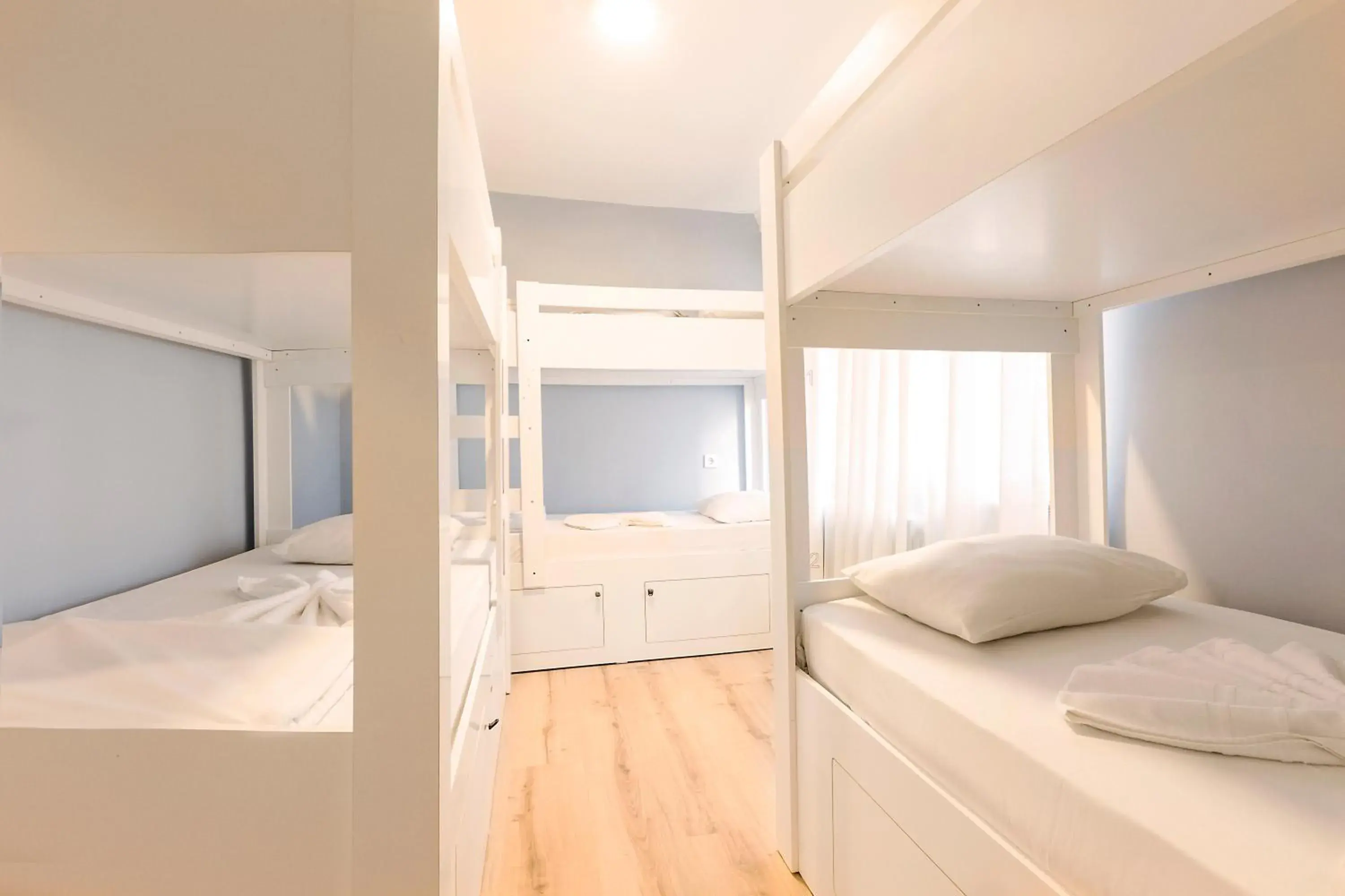 Bed in 6-Bed Female Dormitory Room in Cheers Vintage Hostel Bed in 6-Bed Female Dormitory Room in Cheers Vintage Hostel