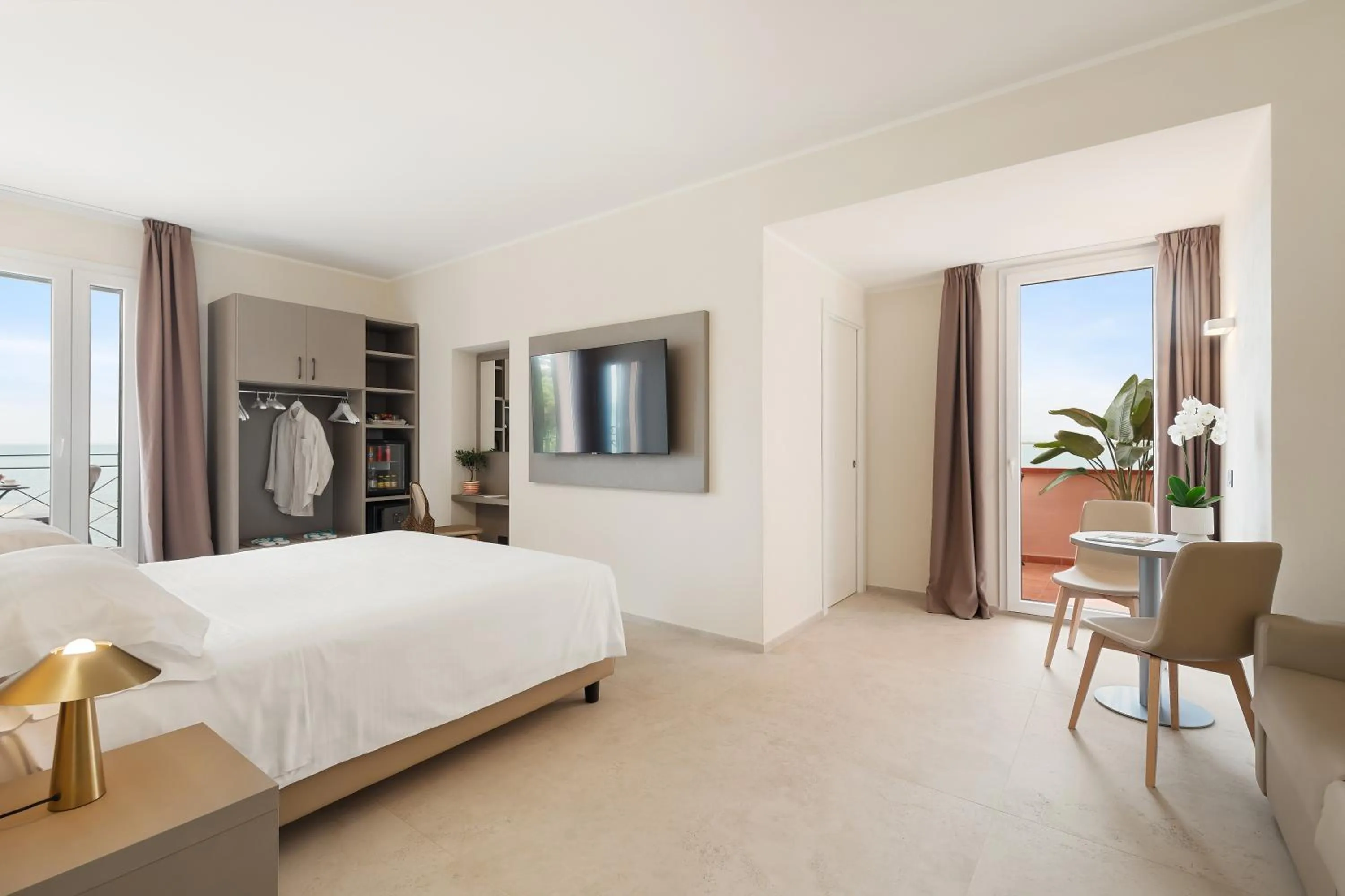 Bedroom in Hotel Villa Domizia