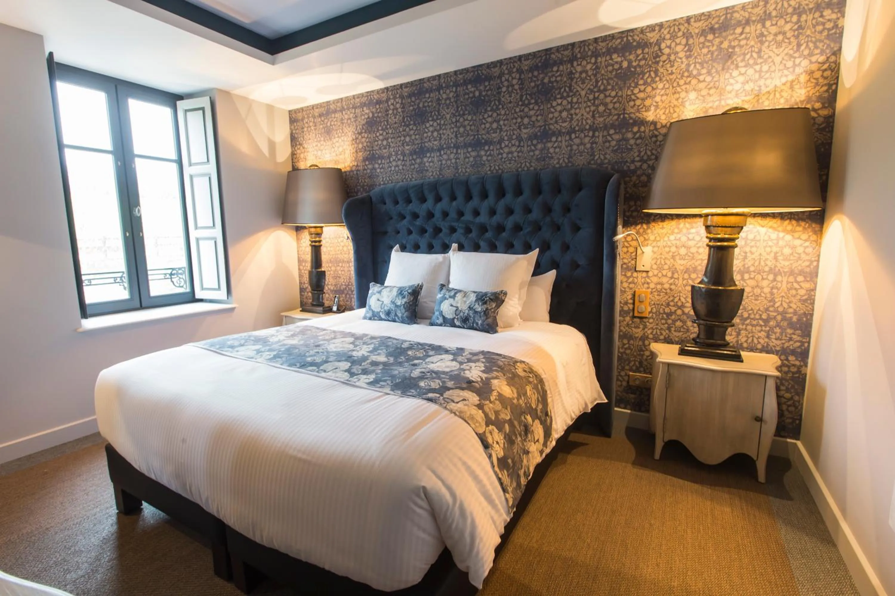 Garden view, Bed in Domaine de Rymska & Spa - Relais & Châteaux