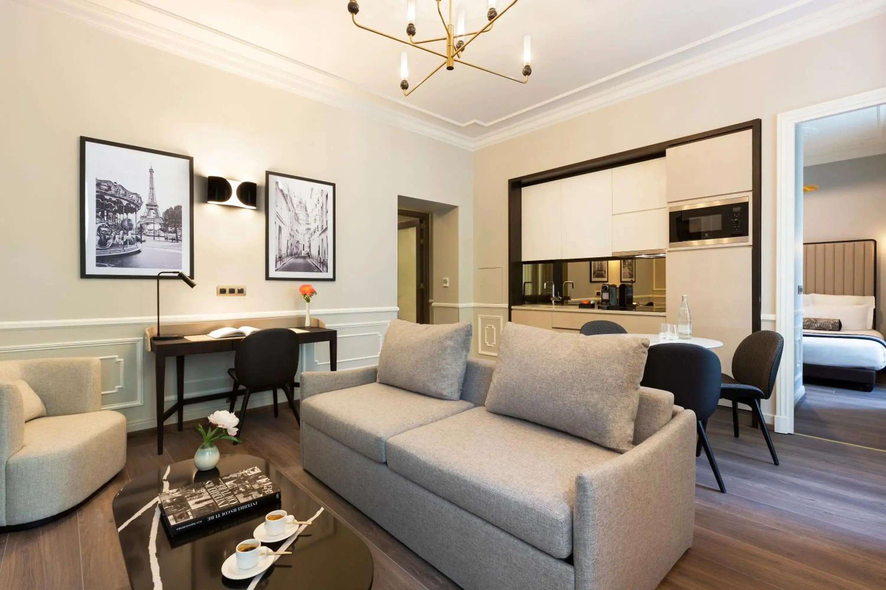 Two-Bedroom Apartment in La Clef Tour Eiffel Paris by The Crest Collection Two-Bedroom Apartment in La Clef Tour Eiffel Paris by The Crest Collection