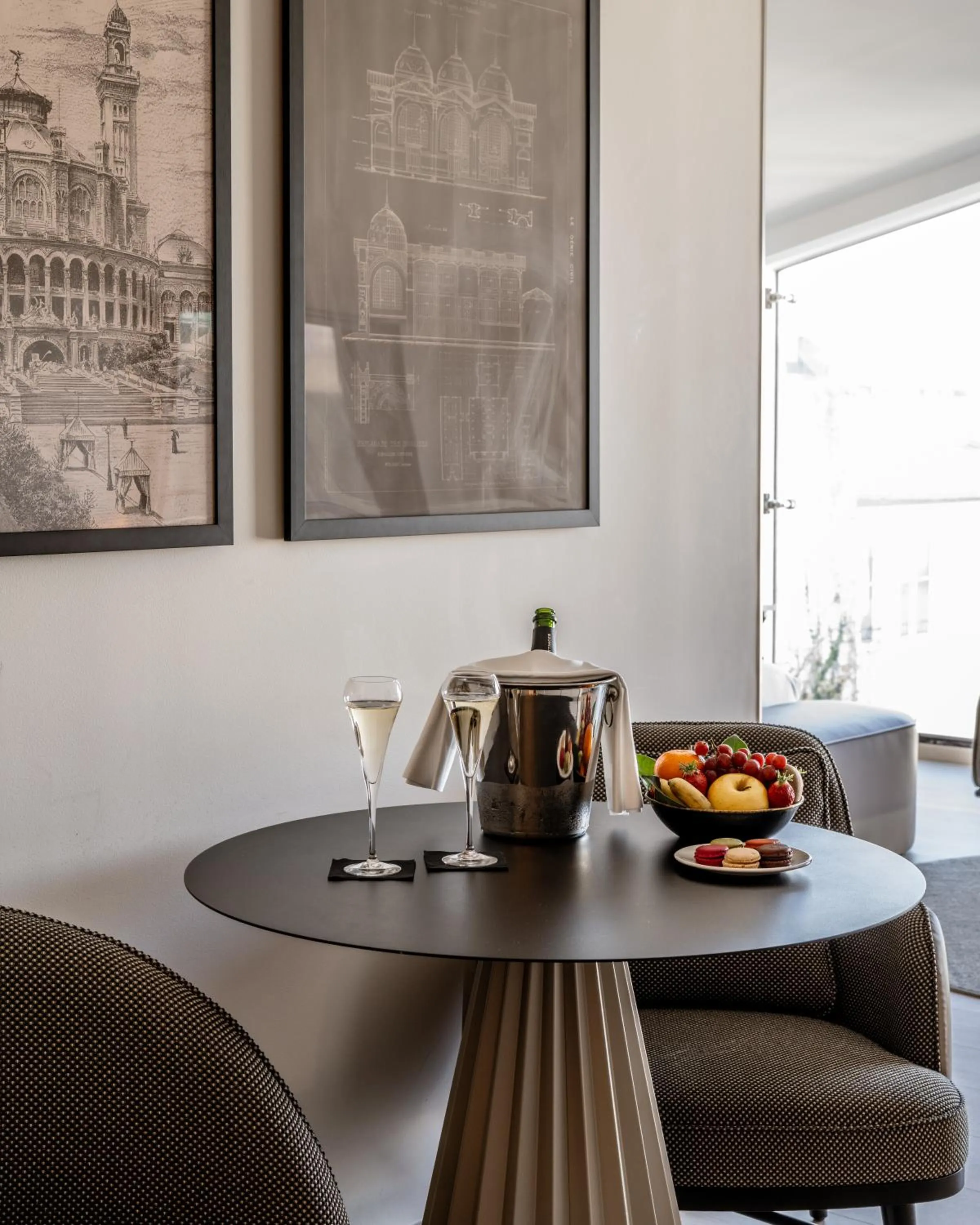 Living room in La Clef Tour Eiffel Paris by The Crest Collection