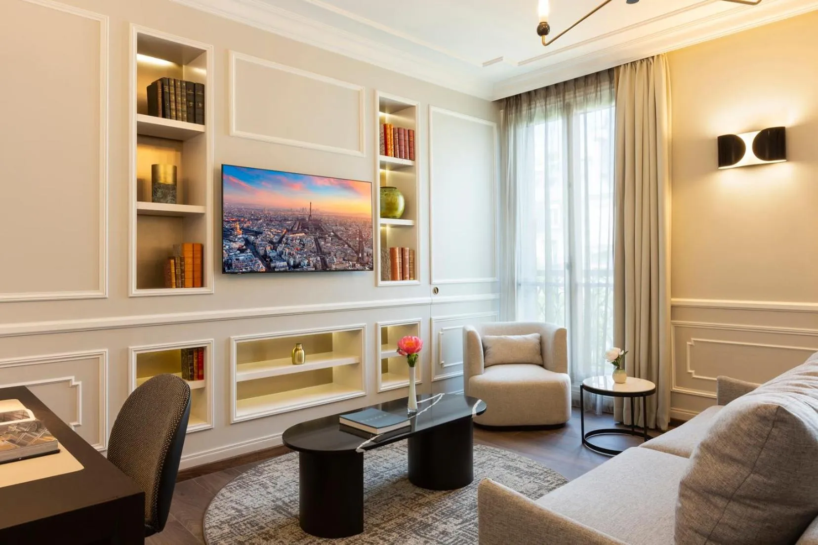 TV and multimedia in La Clef Tour Eiffel Paris by The Crest Collection