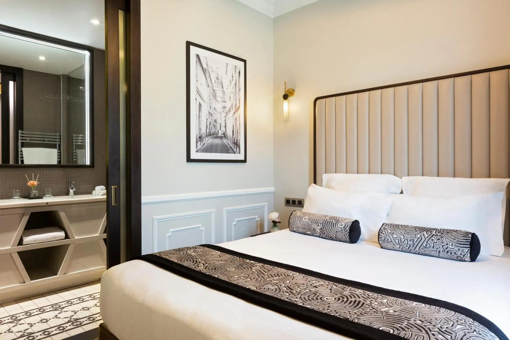 Bedroom, Bed in La Clef Tour Eiffel Paris by The Crest Collection