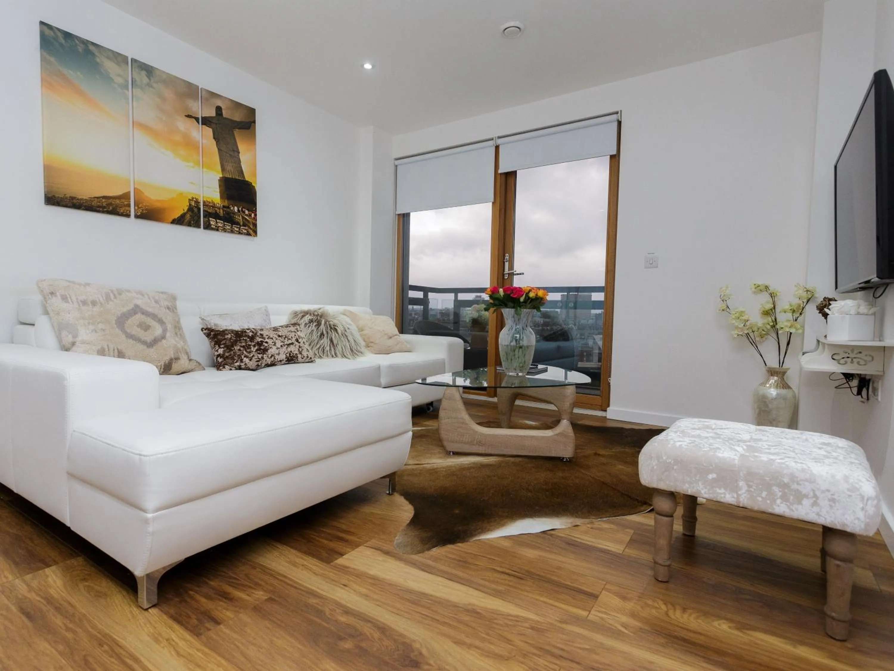 Living room, Bed in Live in Leeds Sky Penthouse