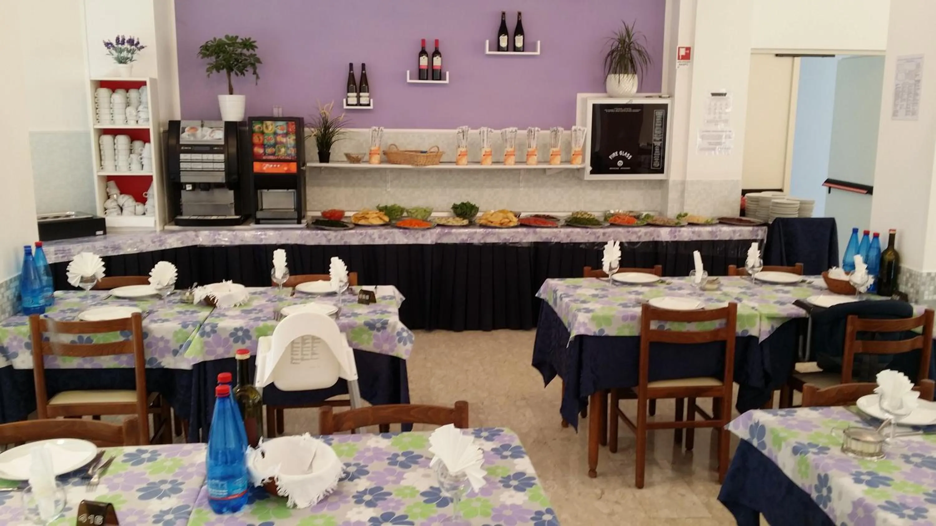 Restaurant/places to eat in Hotel Euromar