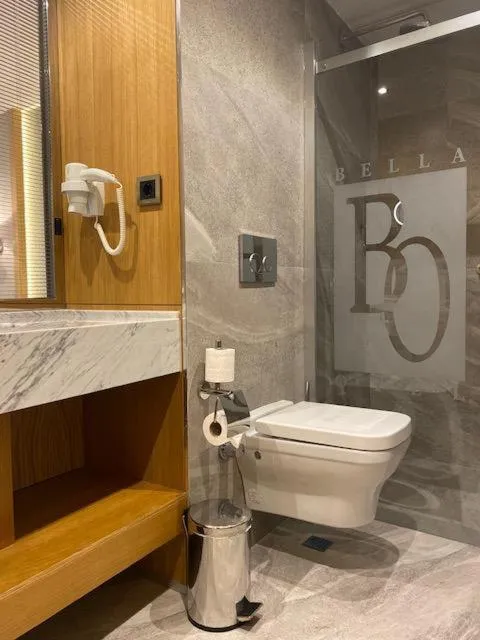 Shower in Bella Hotel