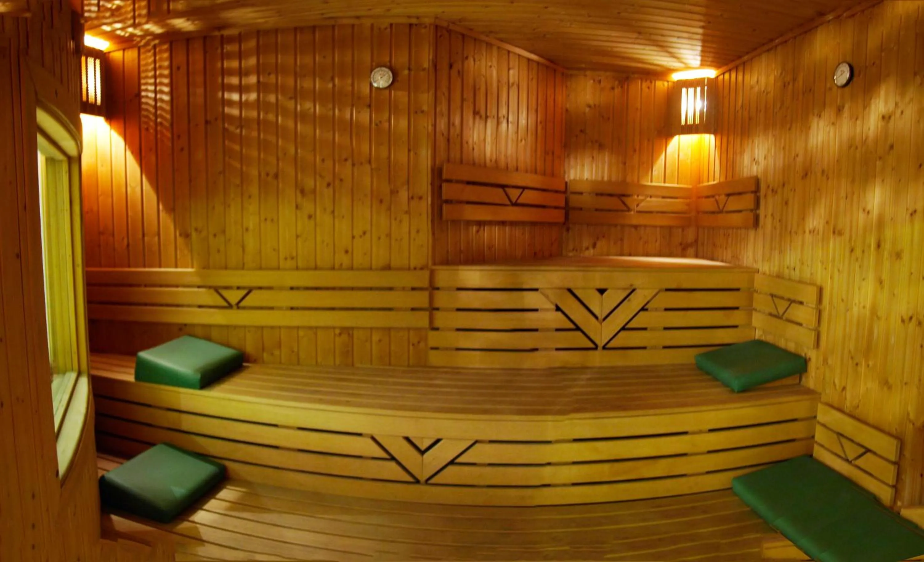 Sauna in Bella Hotel