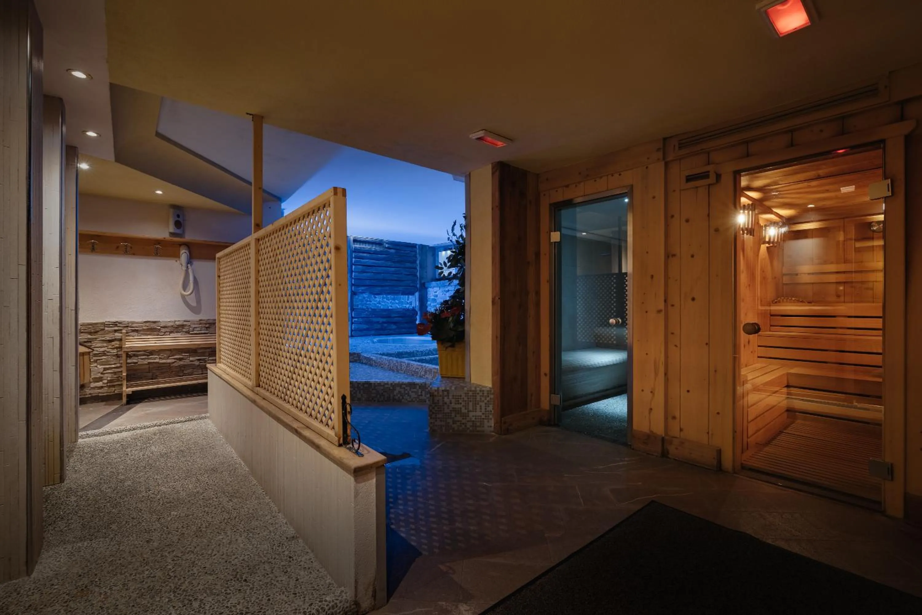Spa and wellness centre/facilities, Bed in Hotel La Montanara Predazzo