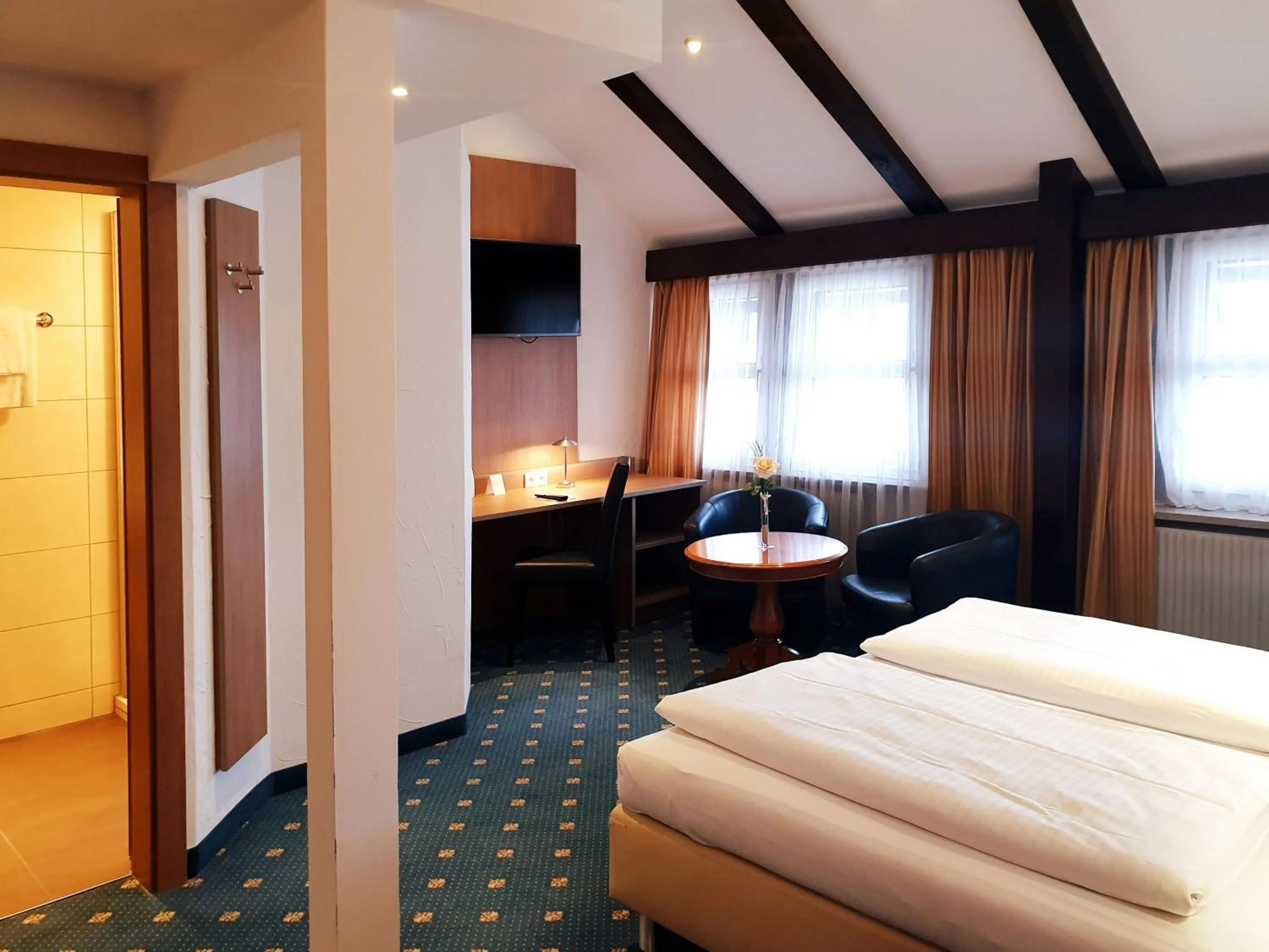 Photo of the whole room, Bed in Hotel St Georg - Regensburg