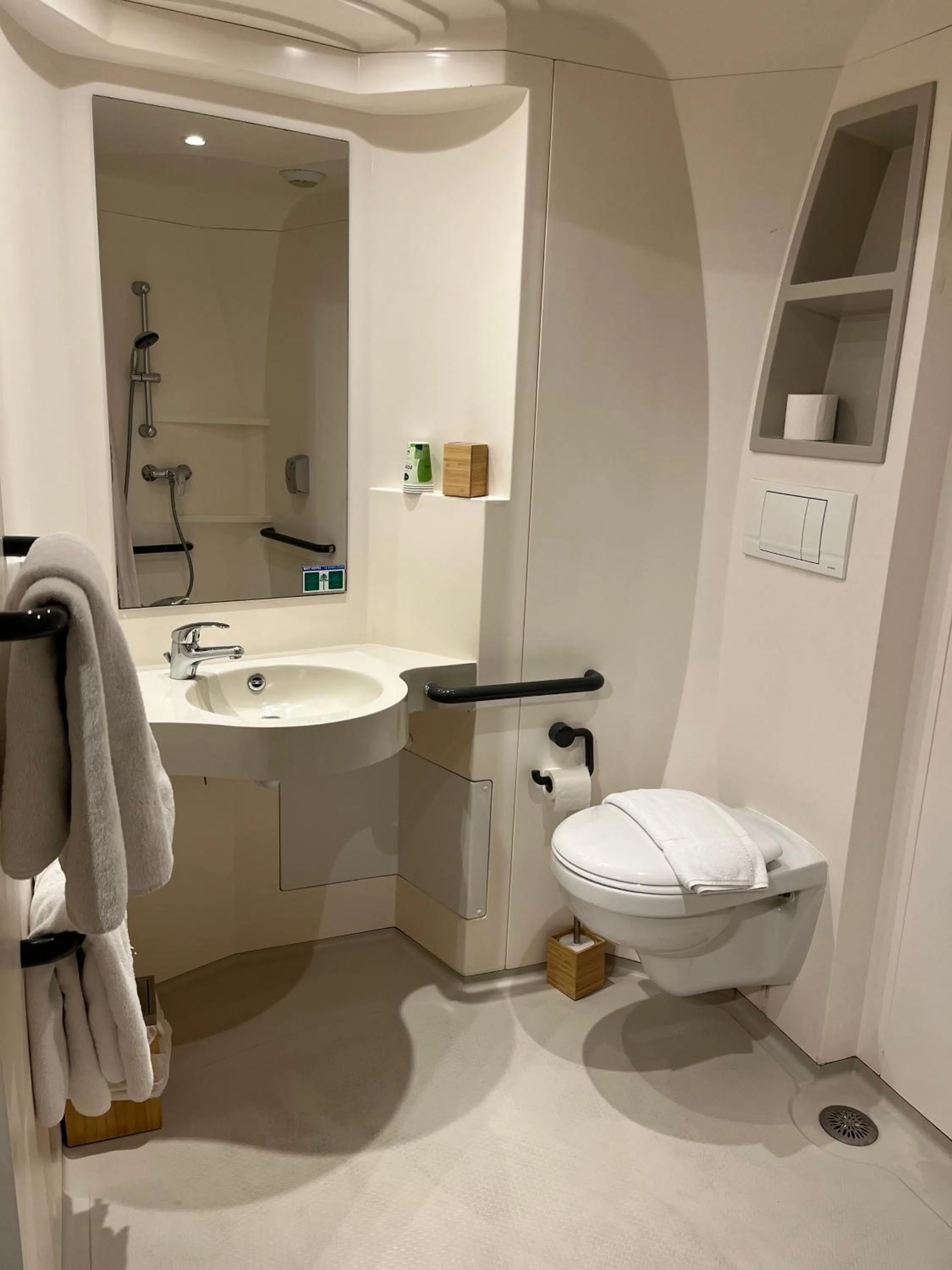 Bathroom in Brit Hotel La Bonne Etape