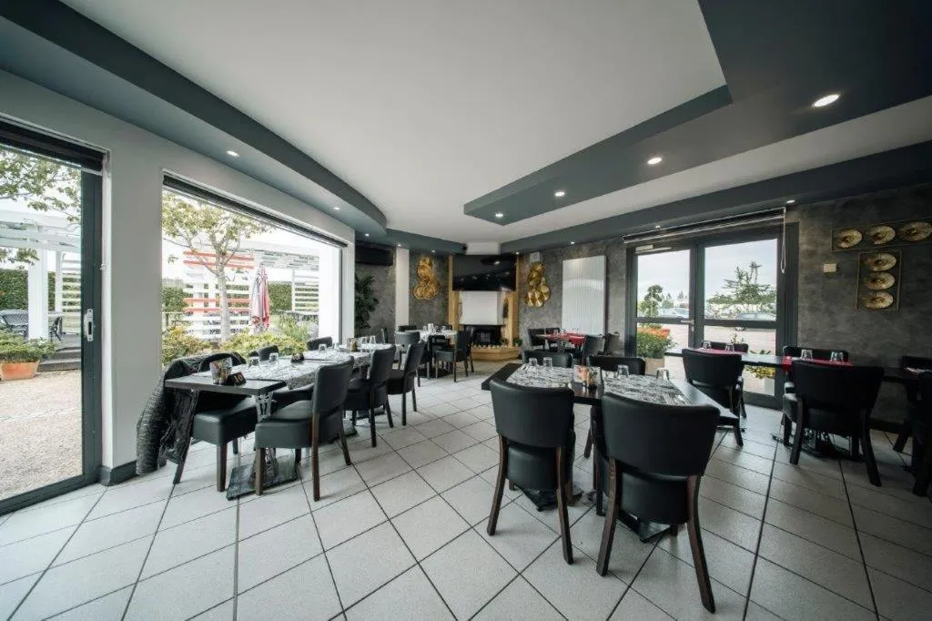 Restaurant/places to eat in Brit Hotel La Bonne Etape