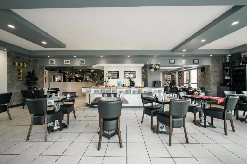 Restaurant/places to eat in Brit Hotel La Bonne Etape