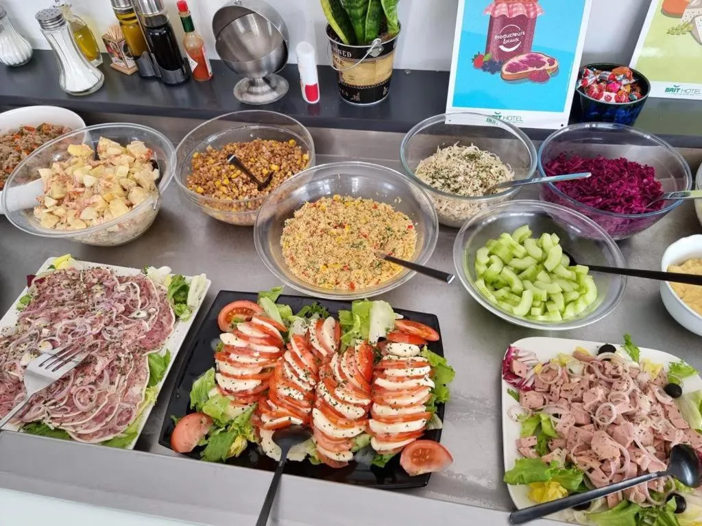 Restaurant/places to eat in Brit Hotel La Bonne Etape