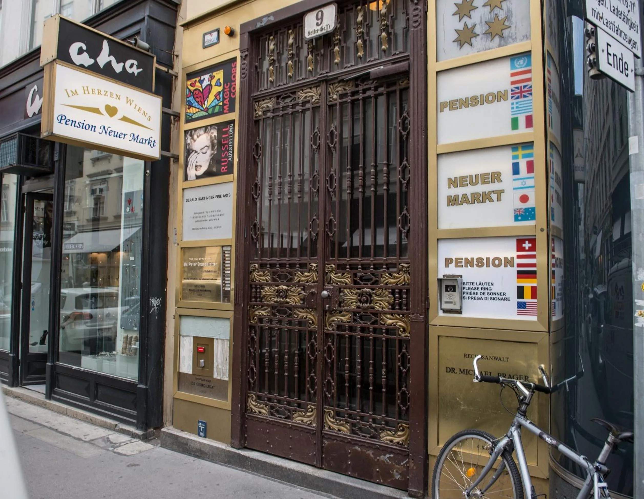 Facade/entrance in Pension Neuer Markt