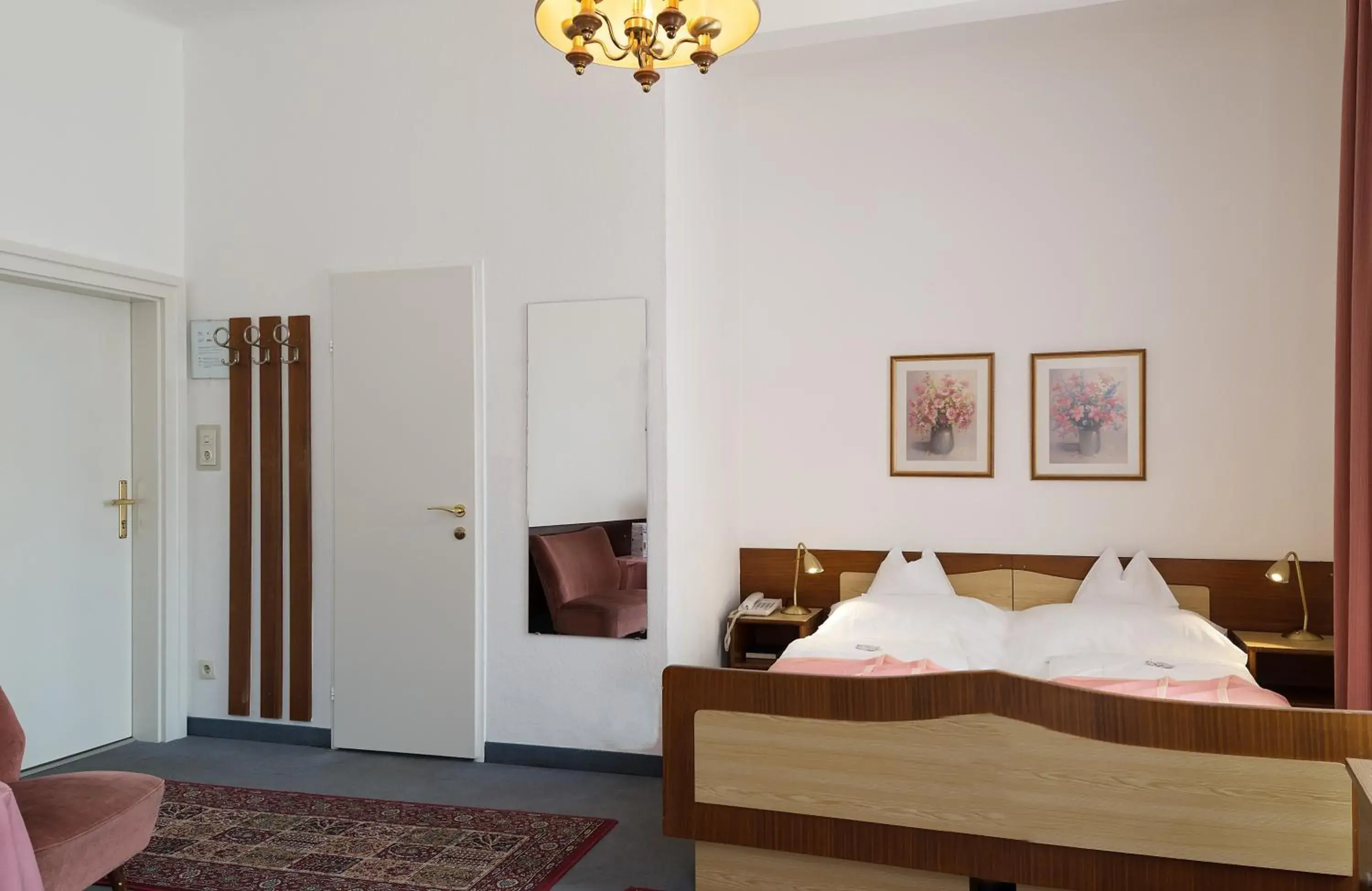 Double Room with City View in Pension Neuer Markt Double Room with City View in Pension Neuer Markt