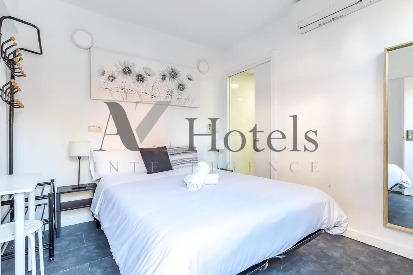 Photo of the whole room, Bed in AYZ Ulises - Auto check-in property