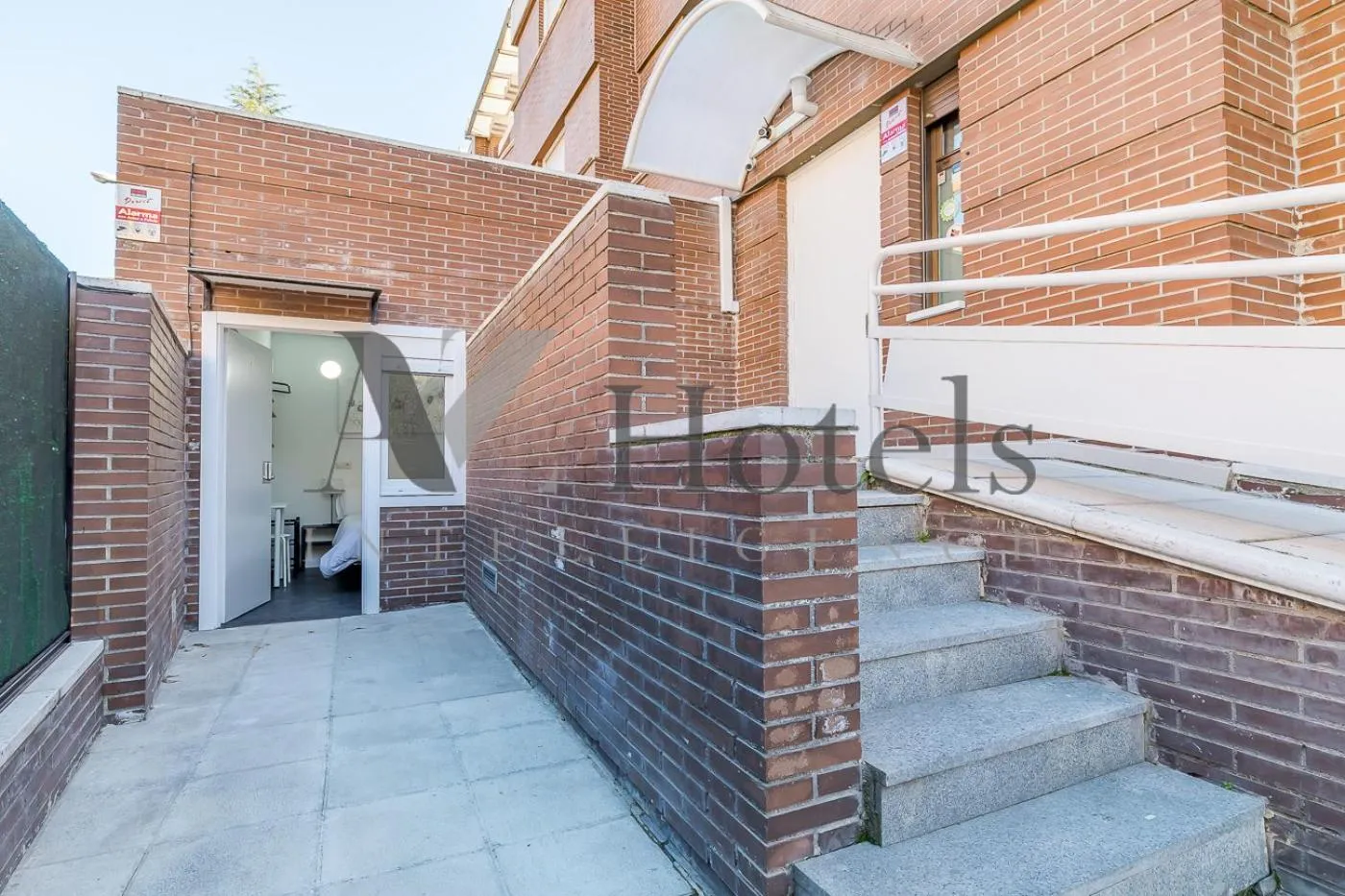 Facade/entrance in AYZ Ulises - Auto check-in property