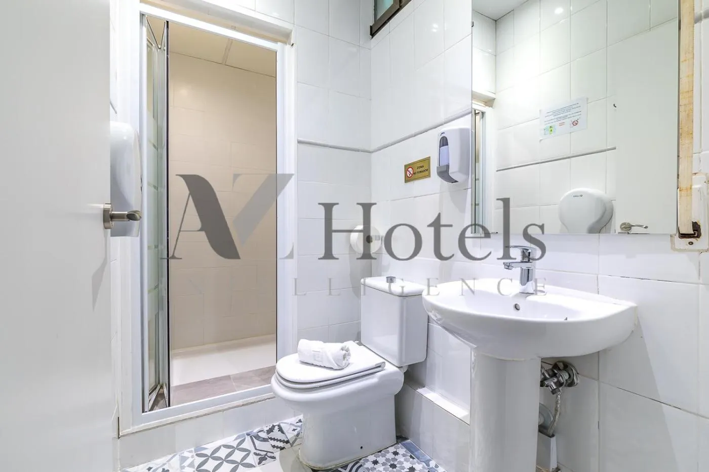 Bathroom in AYZ Ulises - Auto check-in property