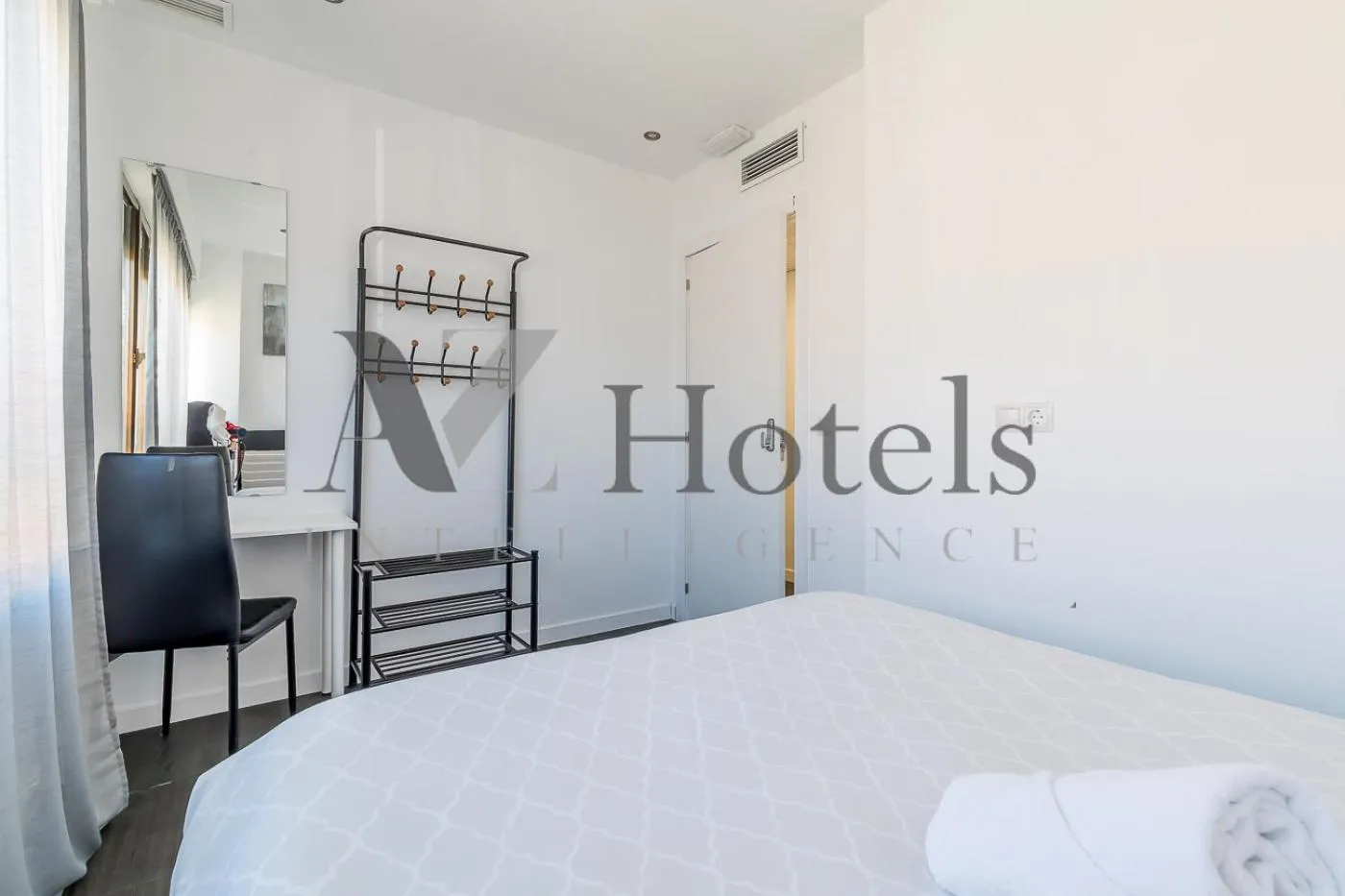 Photo of the whole room, Bed in AYZ Ulises - Auto check-in property