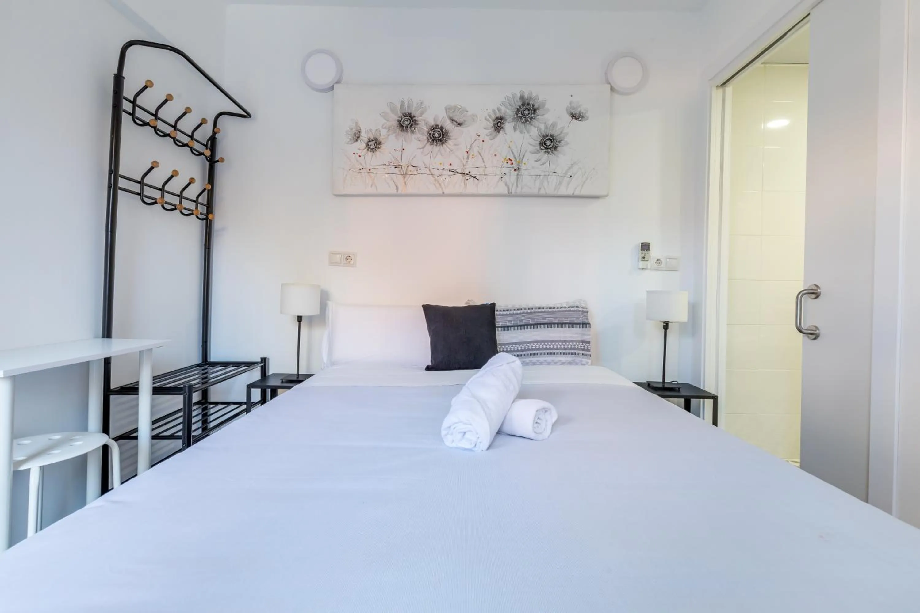 Bed in AYZ Ulises - Auto check-in property