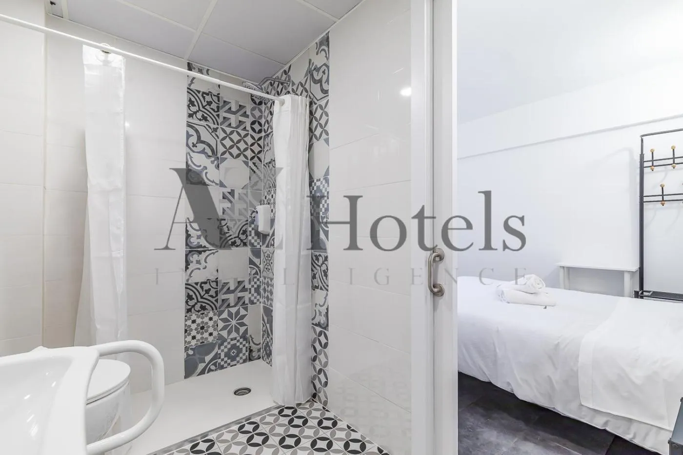 Photo of the whole room, Bed in AYZ Ulises - Auto check-in property