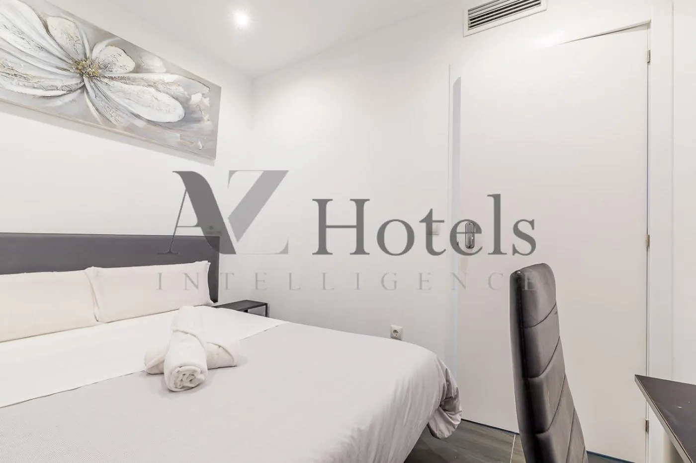 Photo of the whole room, Bed in AYZ Ulises - Auto check-in property