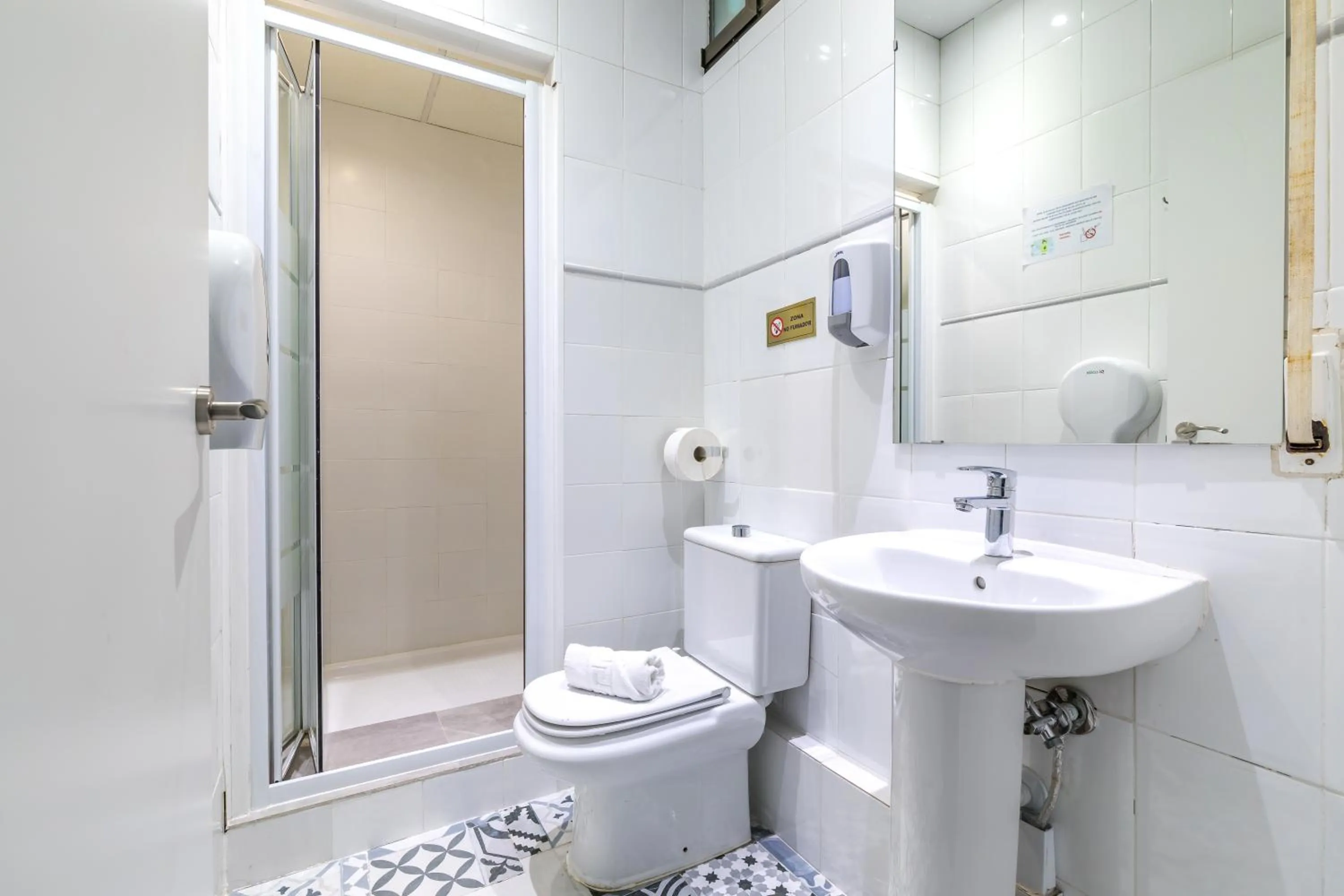 AYZ Ulises - Auto check-in property