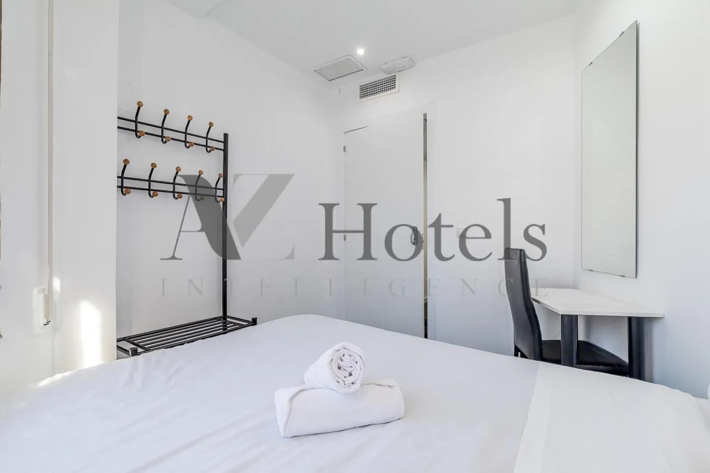 Bedroom, Bed in AYZ Ulises - Auto check-in property