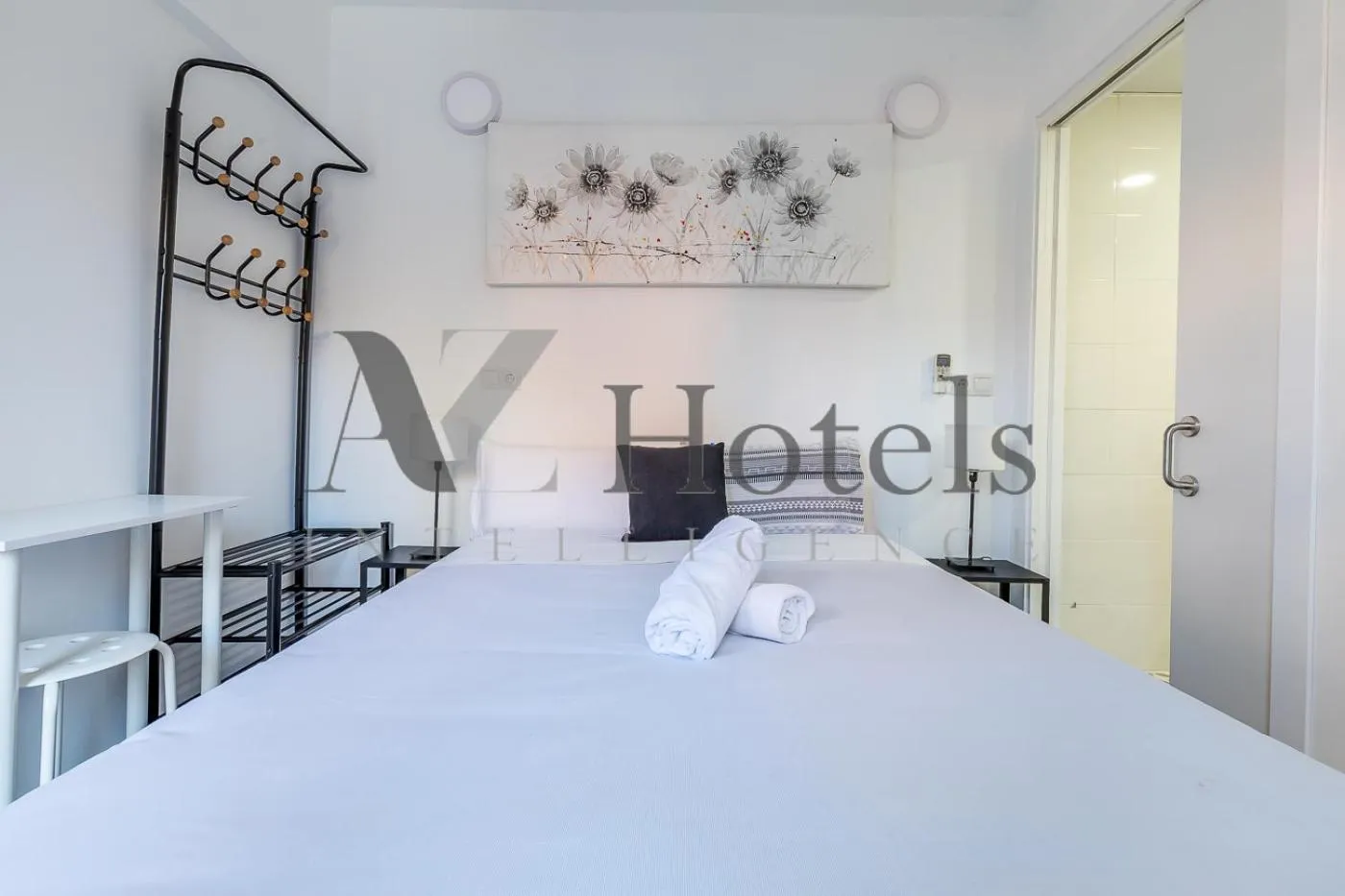 Bed in AYZ Ulises - Auto check-in property