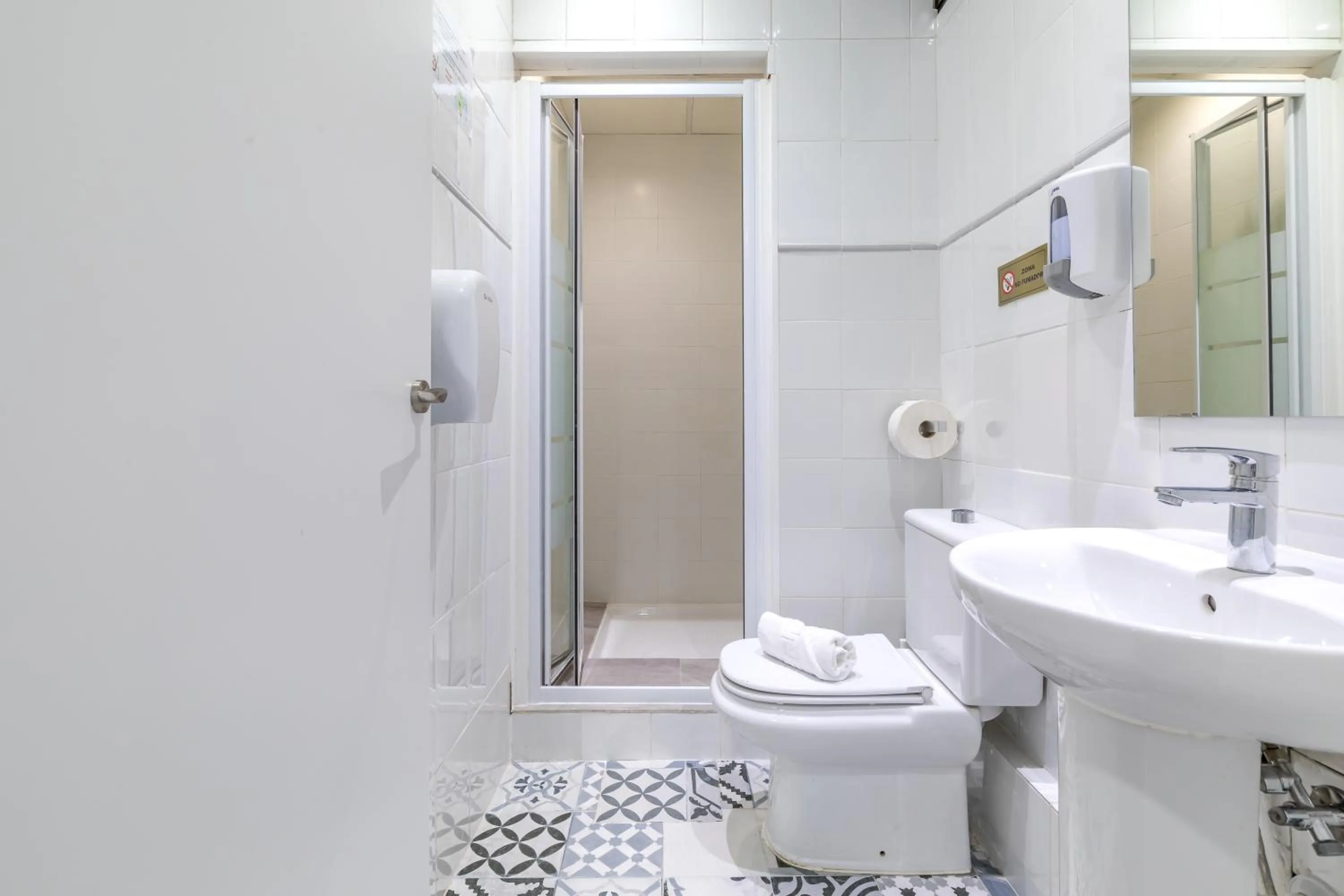 AYZ Ulises - Auto check-in property