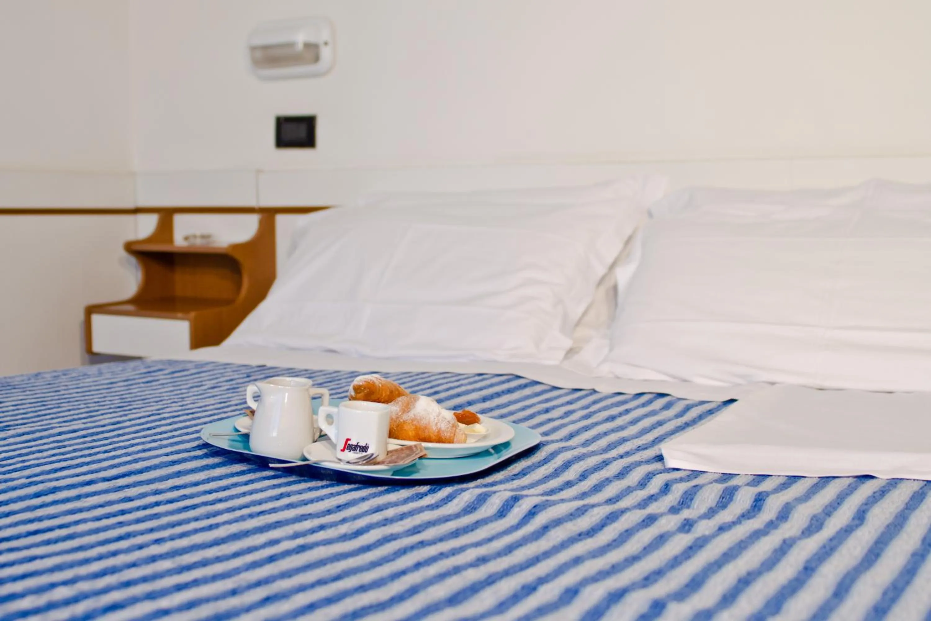 Bed in Hotel Montecarlo