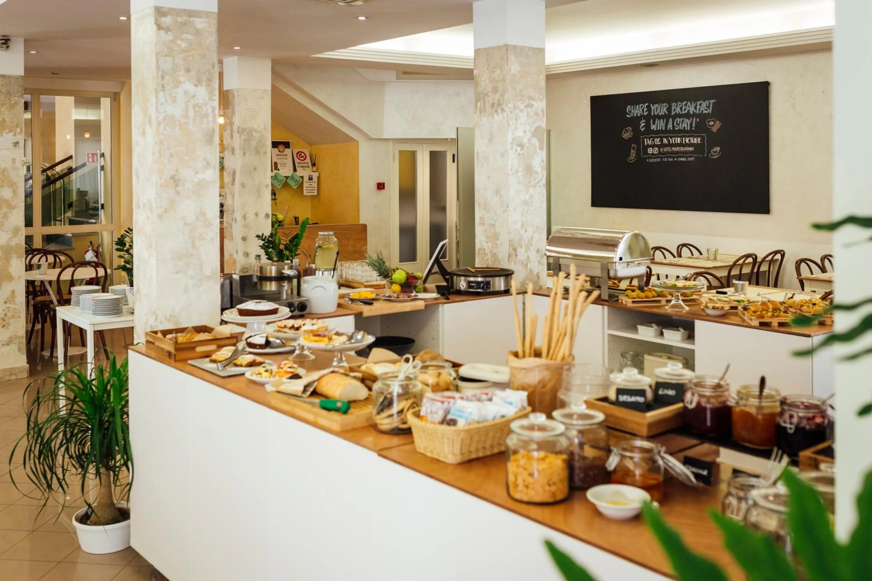 Buffet breakfast in Hotel Montecarlo