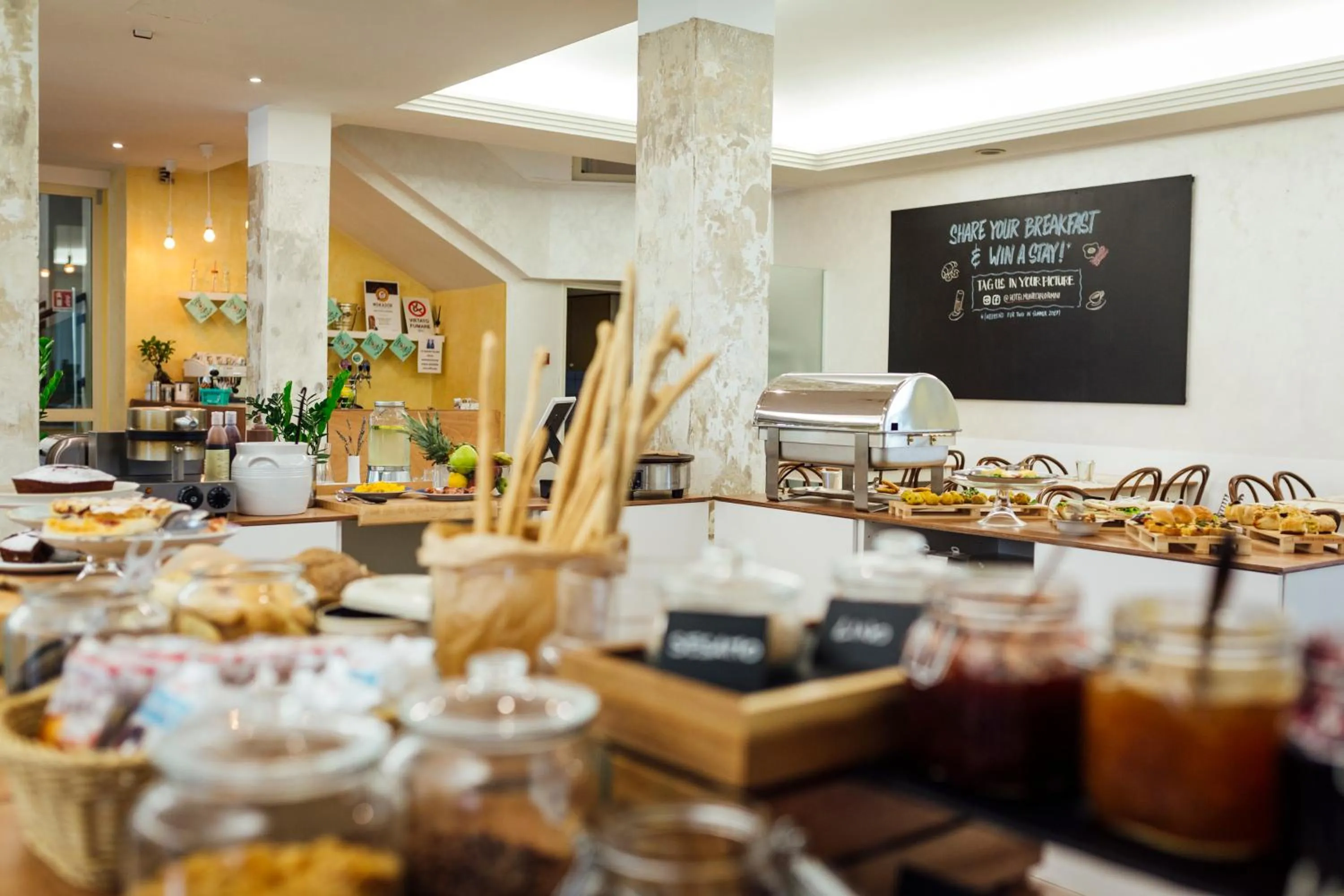 Breakfast in Hotel Montecarlo