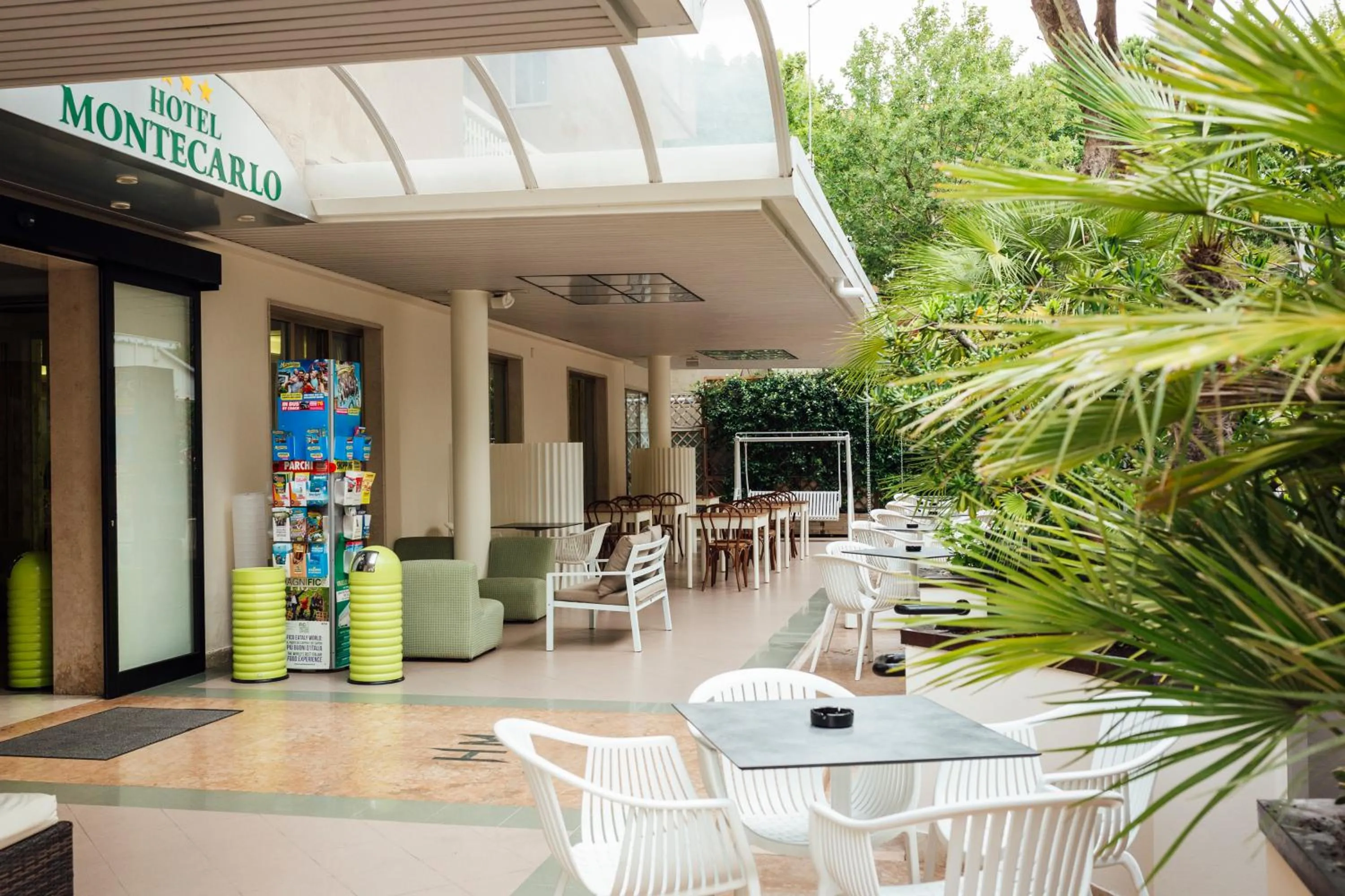 Facade/entrance in Hotel Montecarlo