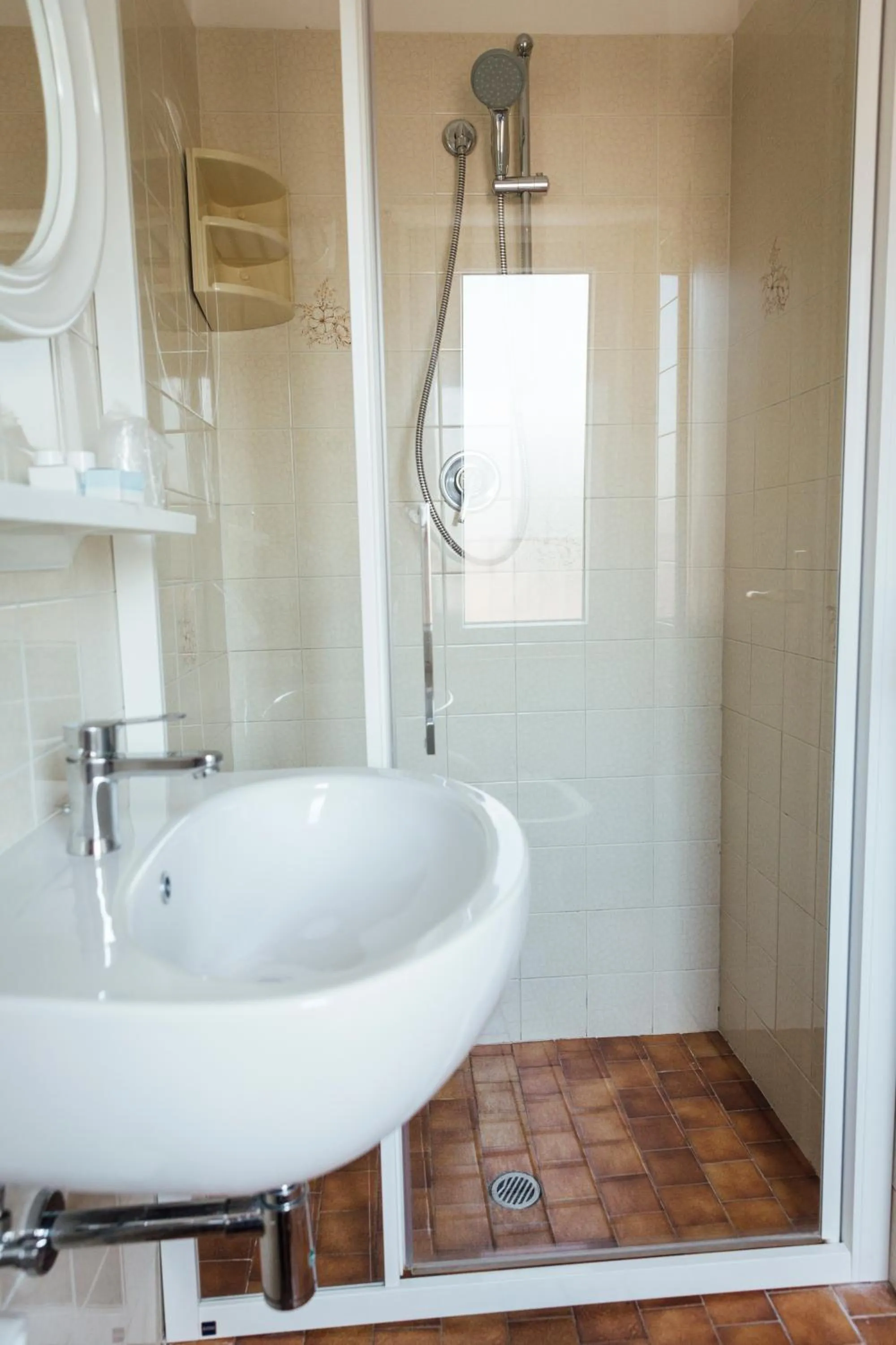 Shower in Hotel Montecarlo