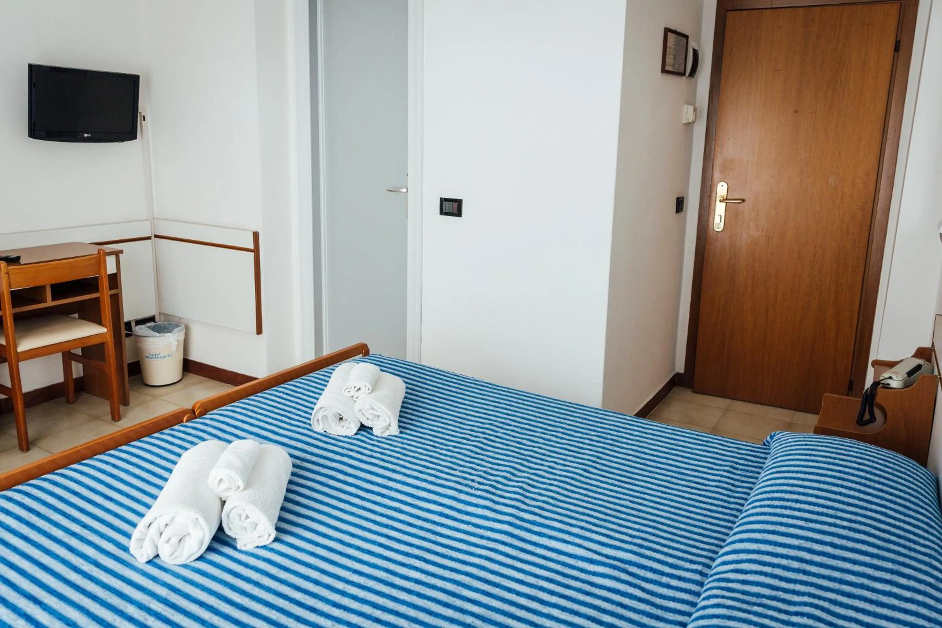 Bed in Hotel Montecarlo