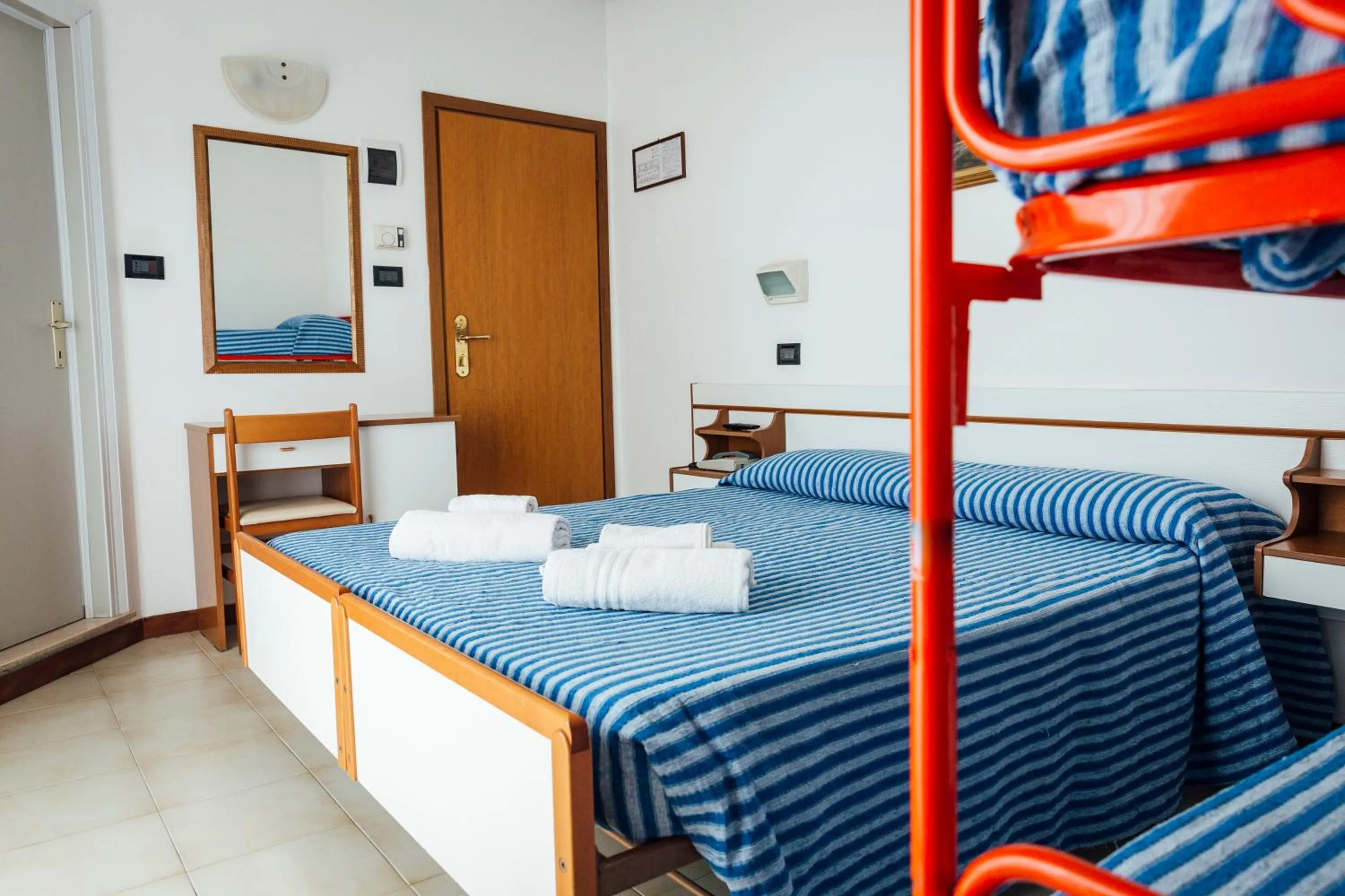 Photo of the whole room in Hotel Montecarlo