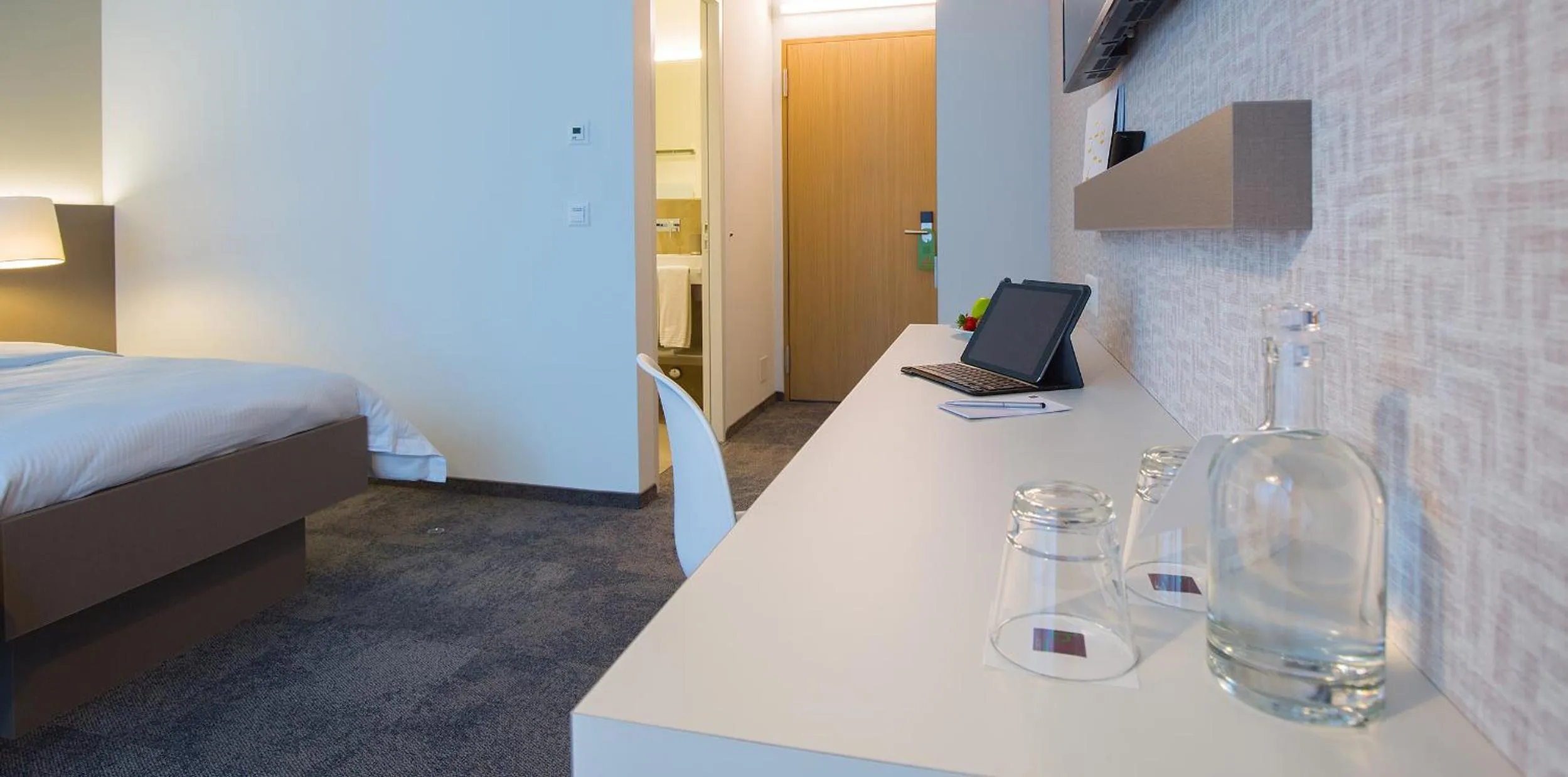 Decorative detail, Bed in b_smart motel Landquart